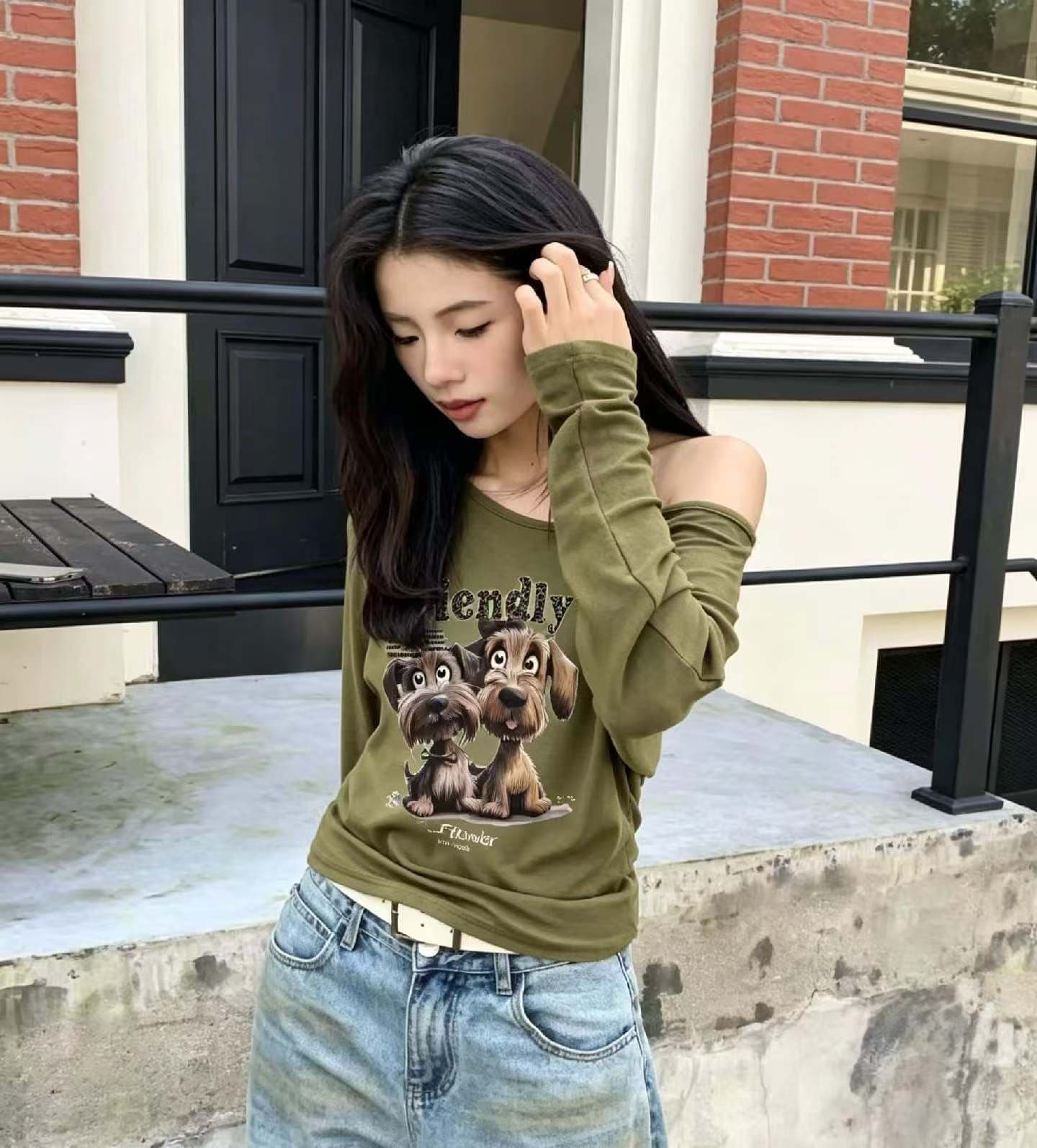 한국 동대문 이른 가을 새로운 아메리칸 만화 프린트 비스듬한 칼라 오프숄더 긴팔 티셔츠 여성 셔츠 상세 이미지 2
