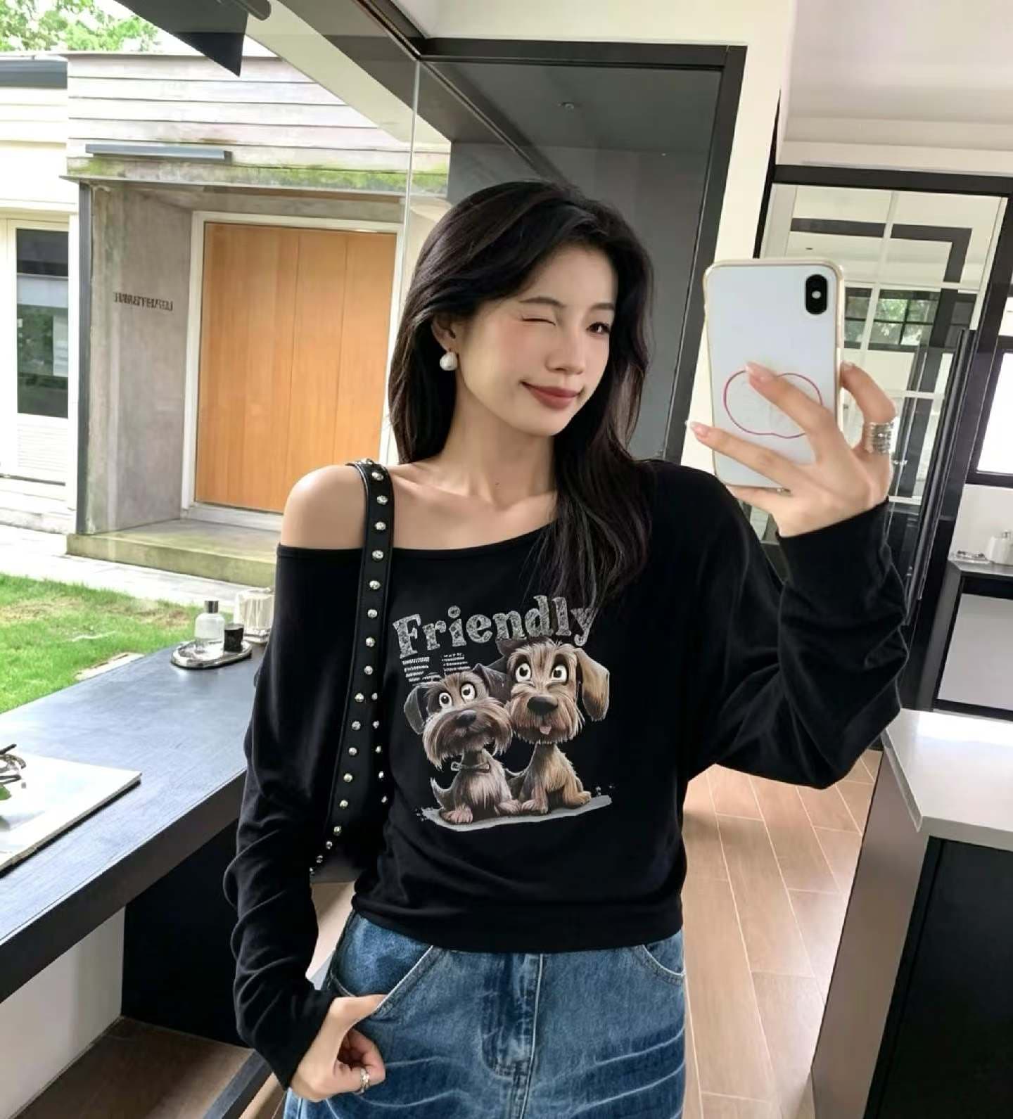 한국 동대문 이른 가을 새로운 아메리칸 만화 프린트 비스듬한 칼라 오프숄더 긴팔 티셔츠 여성 셔츠 상세 이미지 5