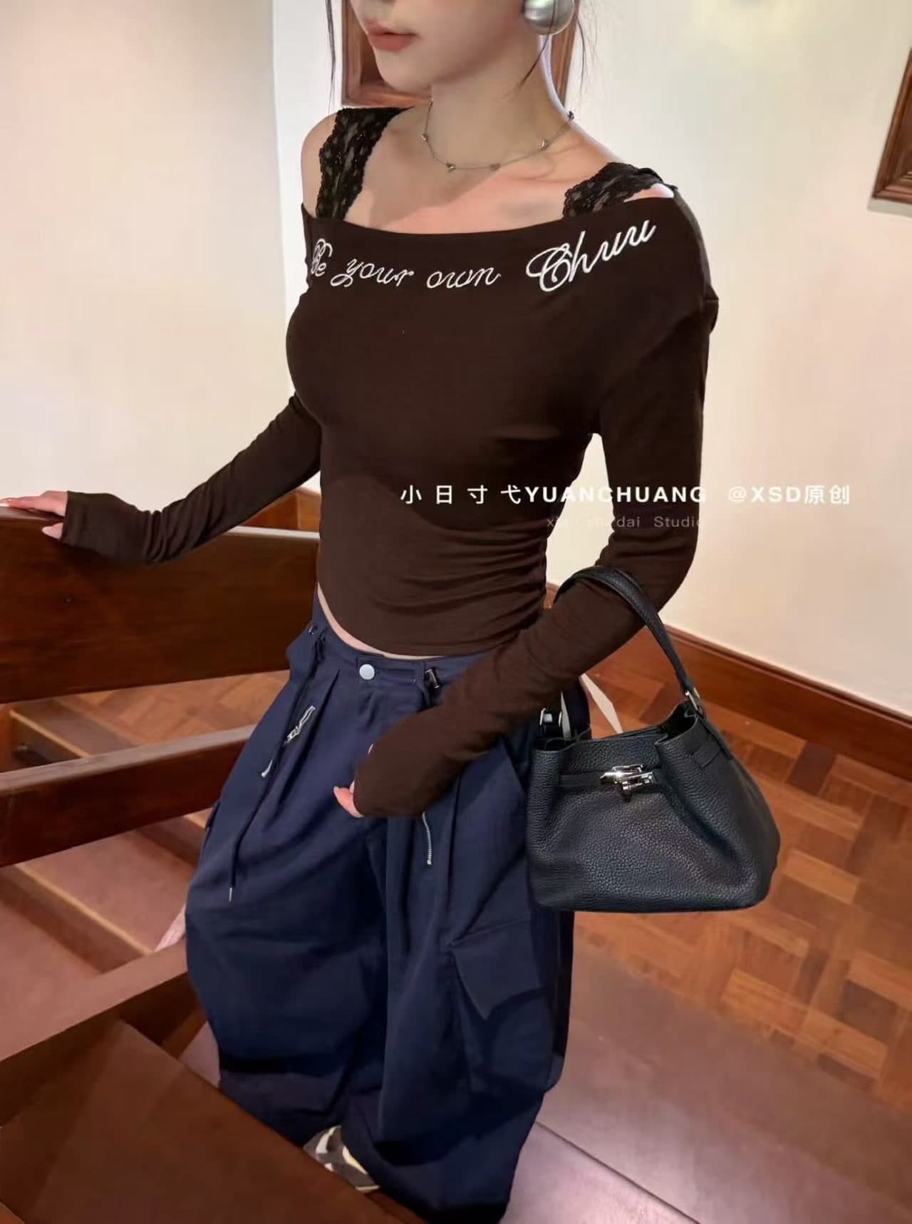 2026 이른 가을 새로운 비스듬한 어깨 패치워크 레이스 긴팔 맨위 티셔츠 여성 이미지 4
