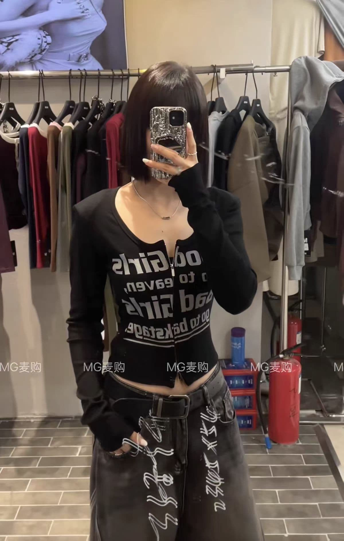 2026 가을 새로운 한국 스타일 품격 u 칼라 긴팔 티셔츠 여성 몸매 가꾸기 알파벳 프린트 지퍼 맨위 상세 이미지 4
