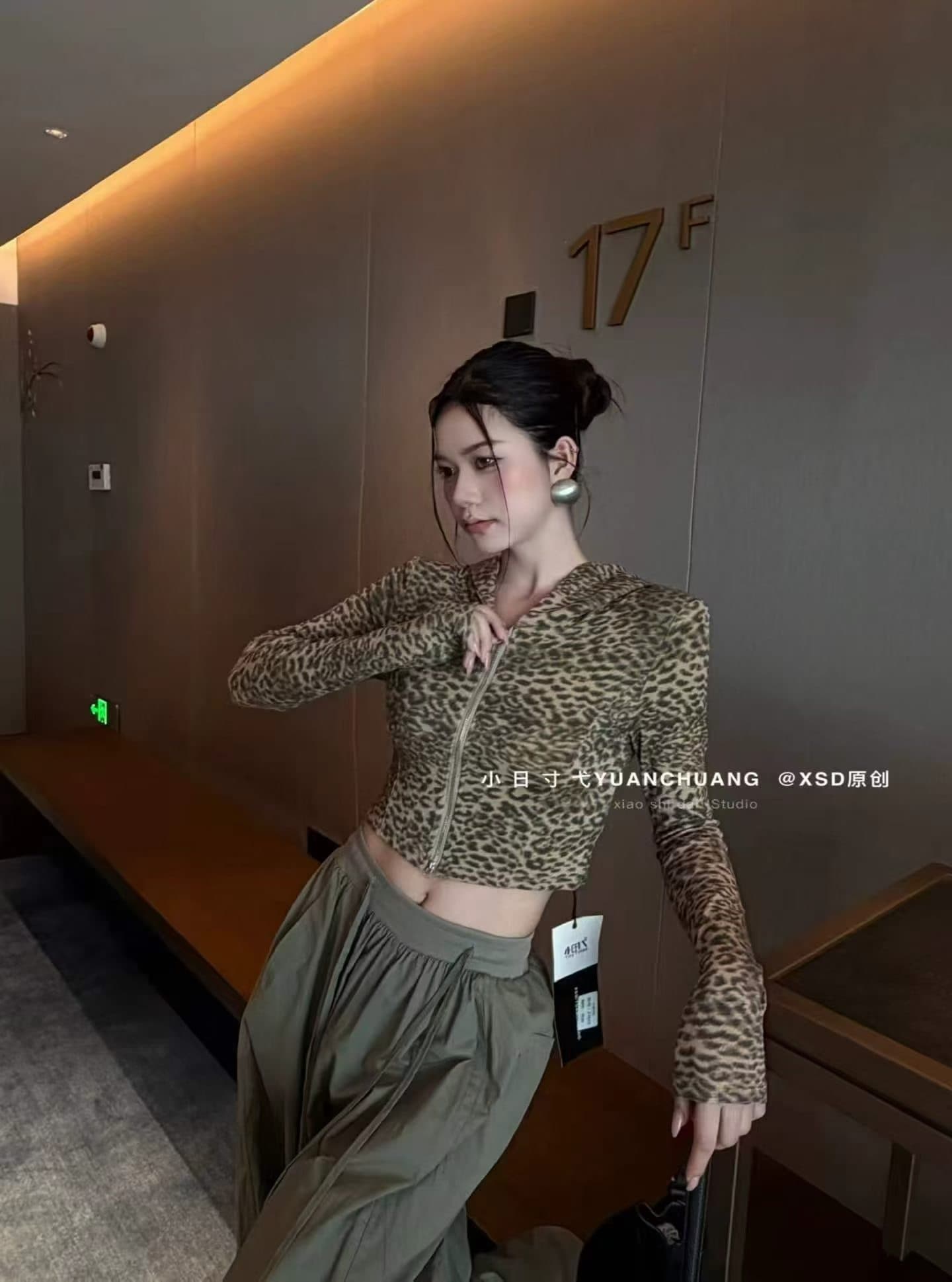 레오파드 무늬 핫걸 쇼트 스타일 후드 여성 코트 아메리칸 몸매 가꾸기 슬림해 보이는 지퍼 오픈 가디건 긴팔 맨위