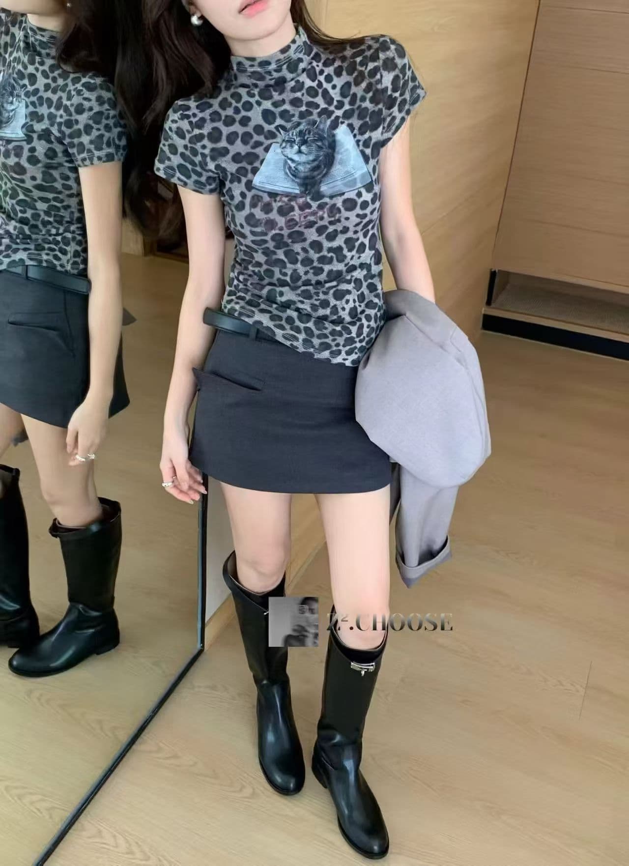 와일드 바람 레오파드 무늬 새끼 고양이 프린트 긴팔 티셔츠 여성 2026 가을 새로운 패션 반하이넥 작은 에디션 슬림해 보이는 맨위 상세 이미지 3