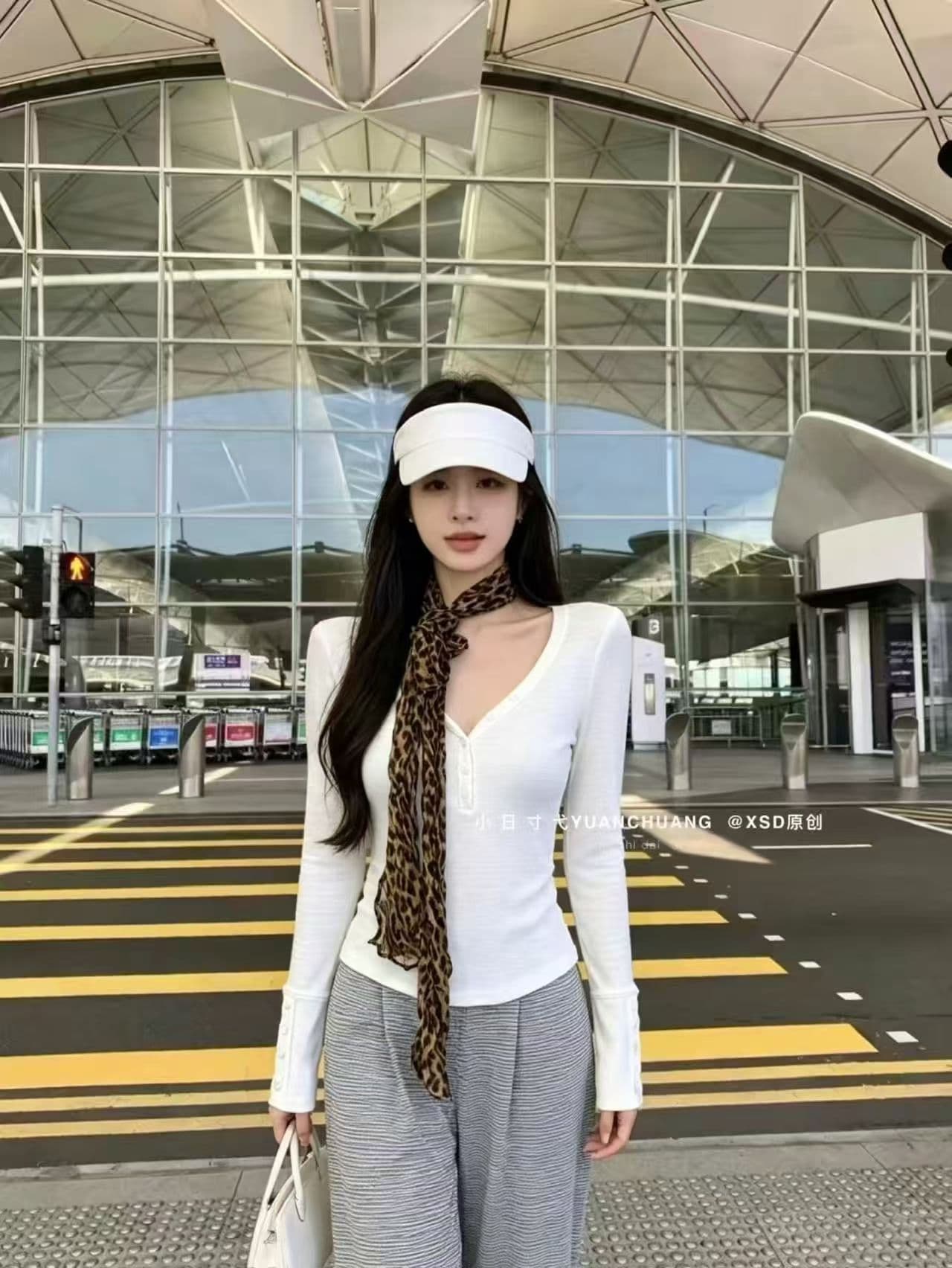 가을 켜기 새로운 한 부서 미니멀리즘 단색 V넥 레오파드 무늬 스카프 긴팔 티셔츠 경기 스카프 상세 이미지 7