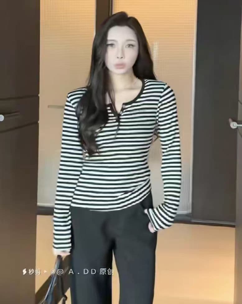 조기 가을 한국 스타일 배색 스트라이프 단추 광장 칼라 몸매 가꾸기 슬림해 보이는 다용도 긴팔 티셔츠 맨위 여성 상세 이미지 4