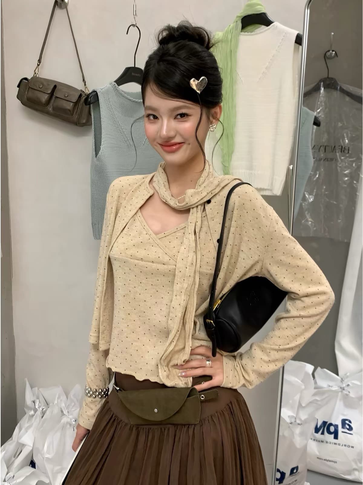 2026 가을 켜기 새로운 한 부서 이른 가을 장난기 넘치는 도트 무늬 부드러운 찹쌀 조끼 오픈 가디건 두 조각 세트 조립 리본 이미지 2