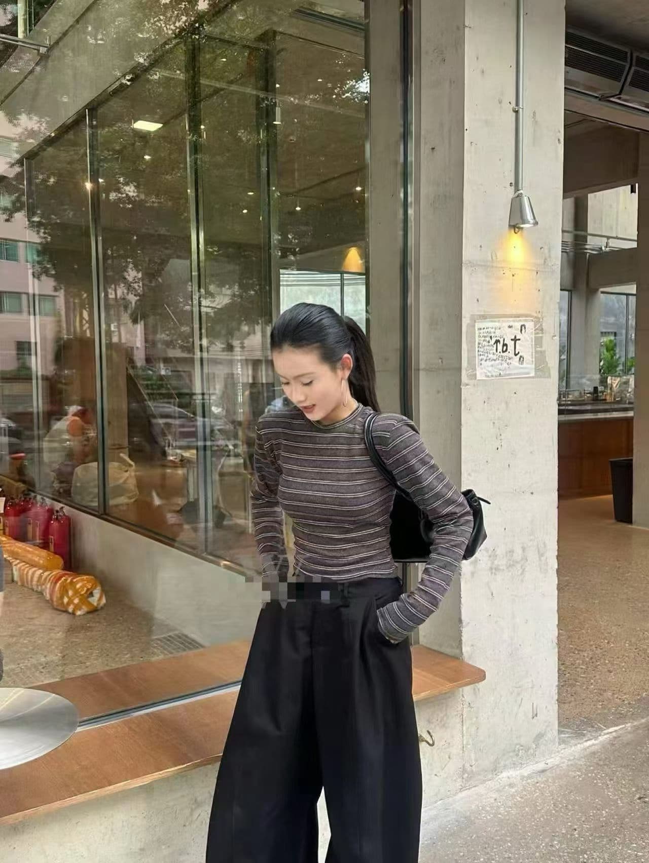 2026 이른 가을 새로운 스트라이프 라운드 넥 긴팔 티셔츠 기본 셔츠 맨위 여성 이미지 3
