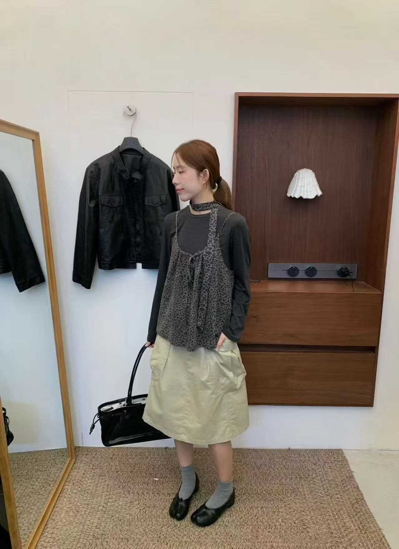 레트로 레오파드 무늬 캐미솔 단색 긴팔 티셔츠 여성 투피스 슈트 가을 작은 키 다용도 슬림해 보이는 맨위 상세 이미지 7