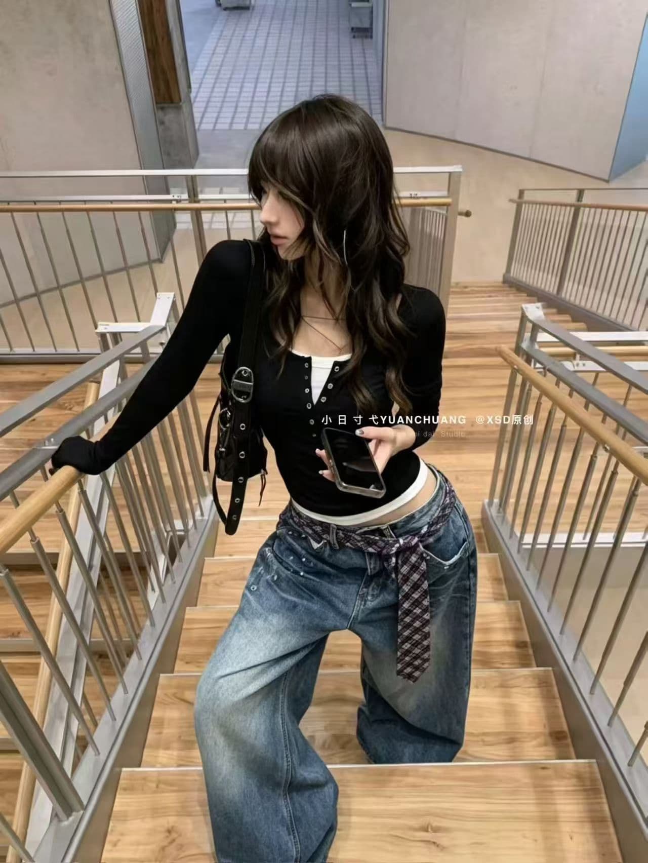 2026 이른 가을 새로운 아메리칸 레트로 페이크 레이어드 긴팔 티셔츠 여성 핫걸 기본 셔츠 맨위 이미지 4