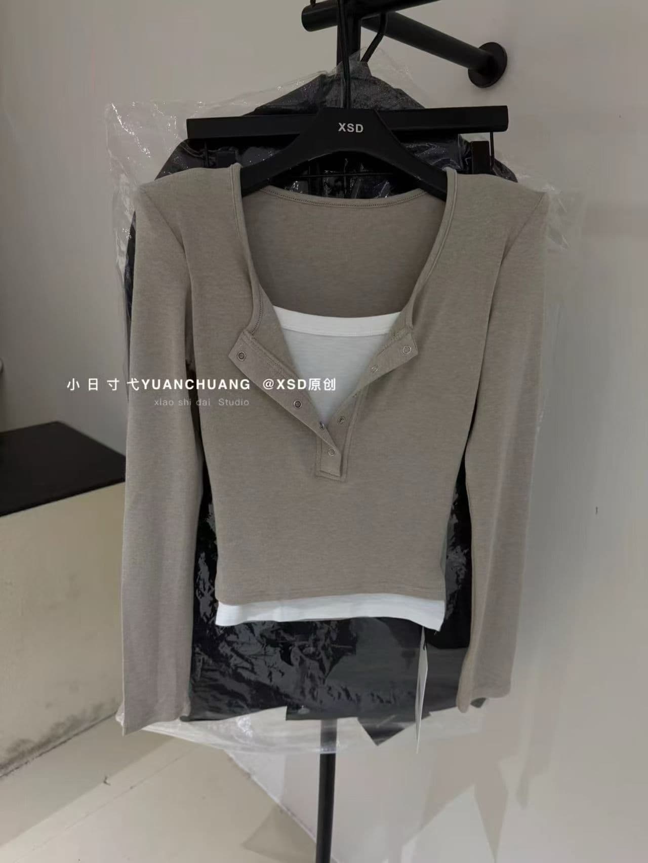 2026 이른 가을 새로운 아메리칸 레트로 페이크 레이어드 긴팔 티셔츠 여성 핫걸 기본 셔츠 맨위 상세 이미지 6