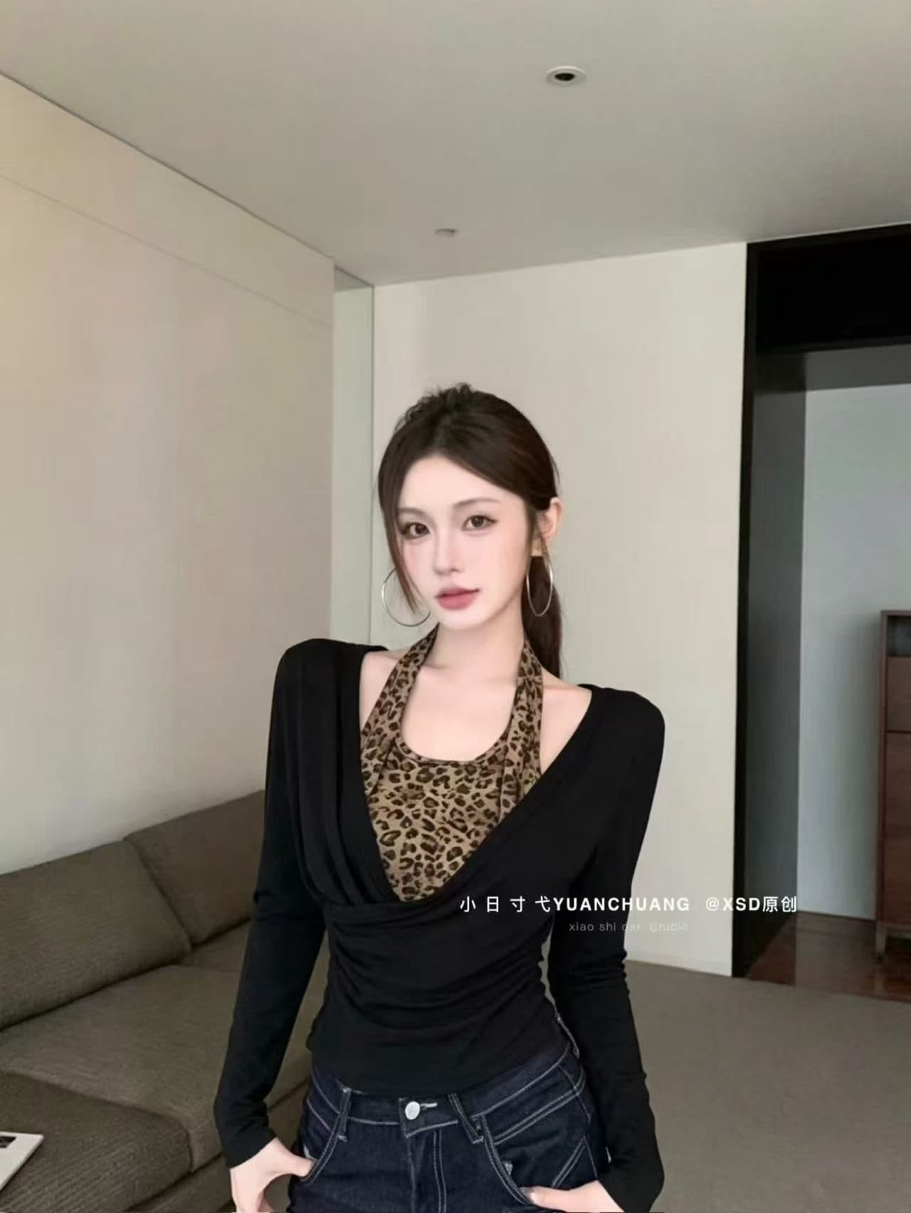 2026 가을 핫걸 레오파드 무늬 패치워크 페이크 레이어드 십자가 깊은 v 긴팔 티셔츠 여성 순수한 욕망 몸매 가꾸기 맨위 상세 이미지 3