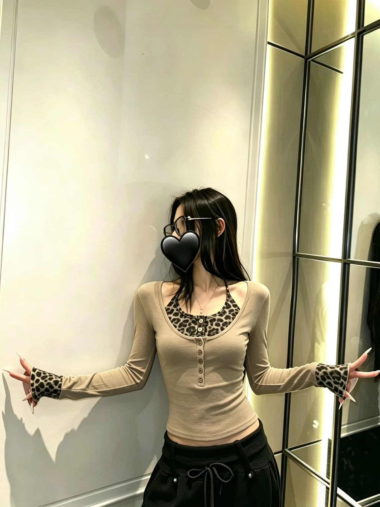 2026 아메리칸 핫걸 u 칼라 패치워크 레오파드 무늬 페이크 레이어드 몸매 가꾸기 슬림해 보이는 긴팔 티셔츠 여성 가을 켜기 이미지 3