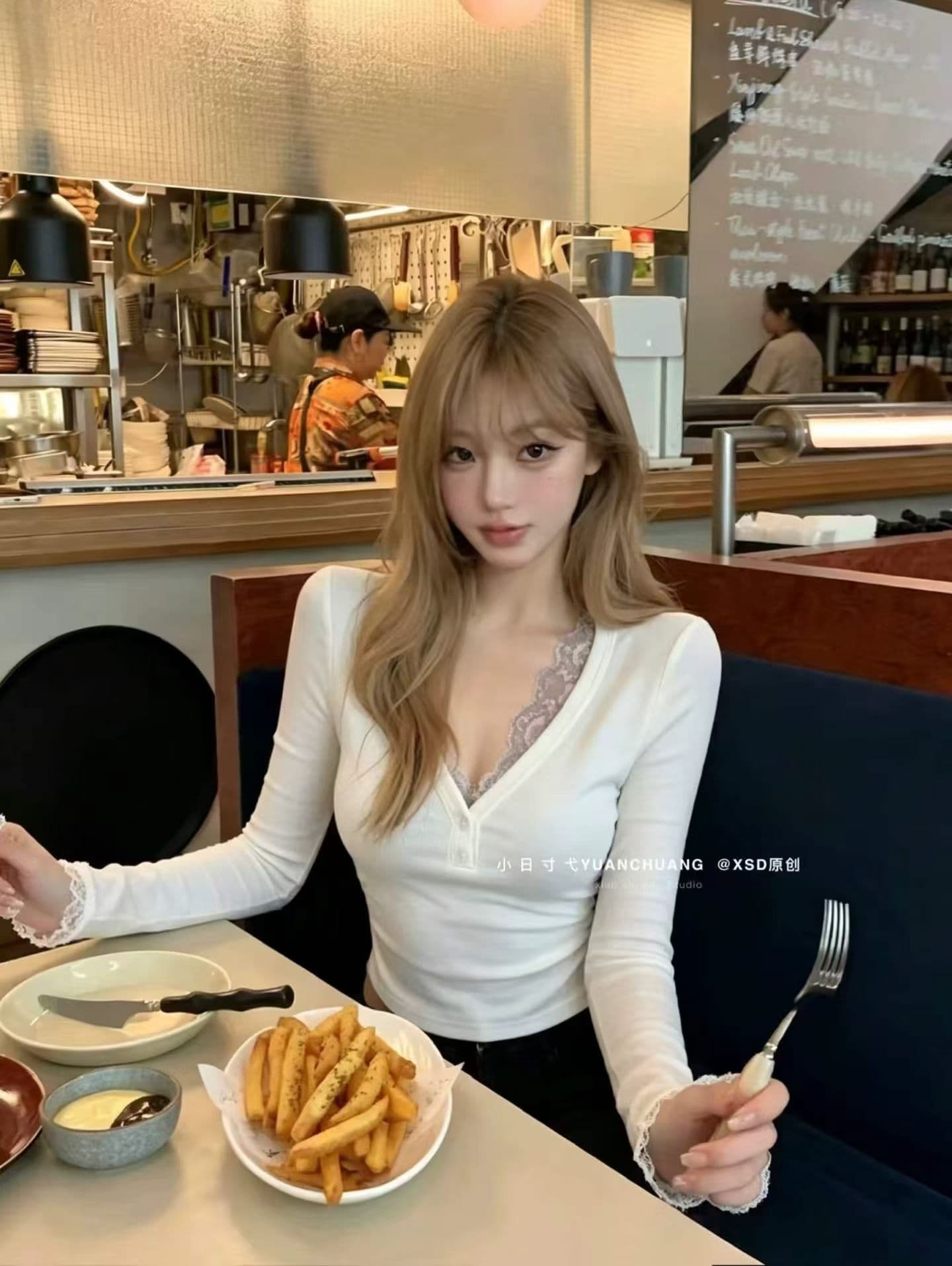 아메리칸 핫걸 V넥 긴팔 티셔츠 여성 가을 겨울철 레이스 조각 벨트 가슴 패드 슬림해 보이는 다용도 바닥 순수한 욕망 맨위 상세 이미지 1