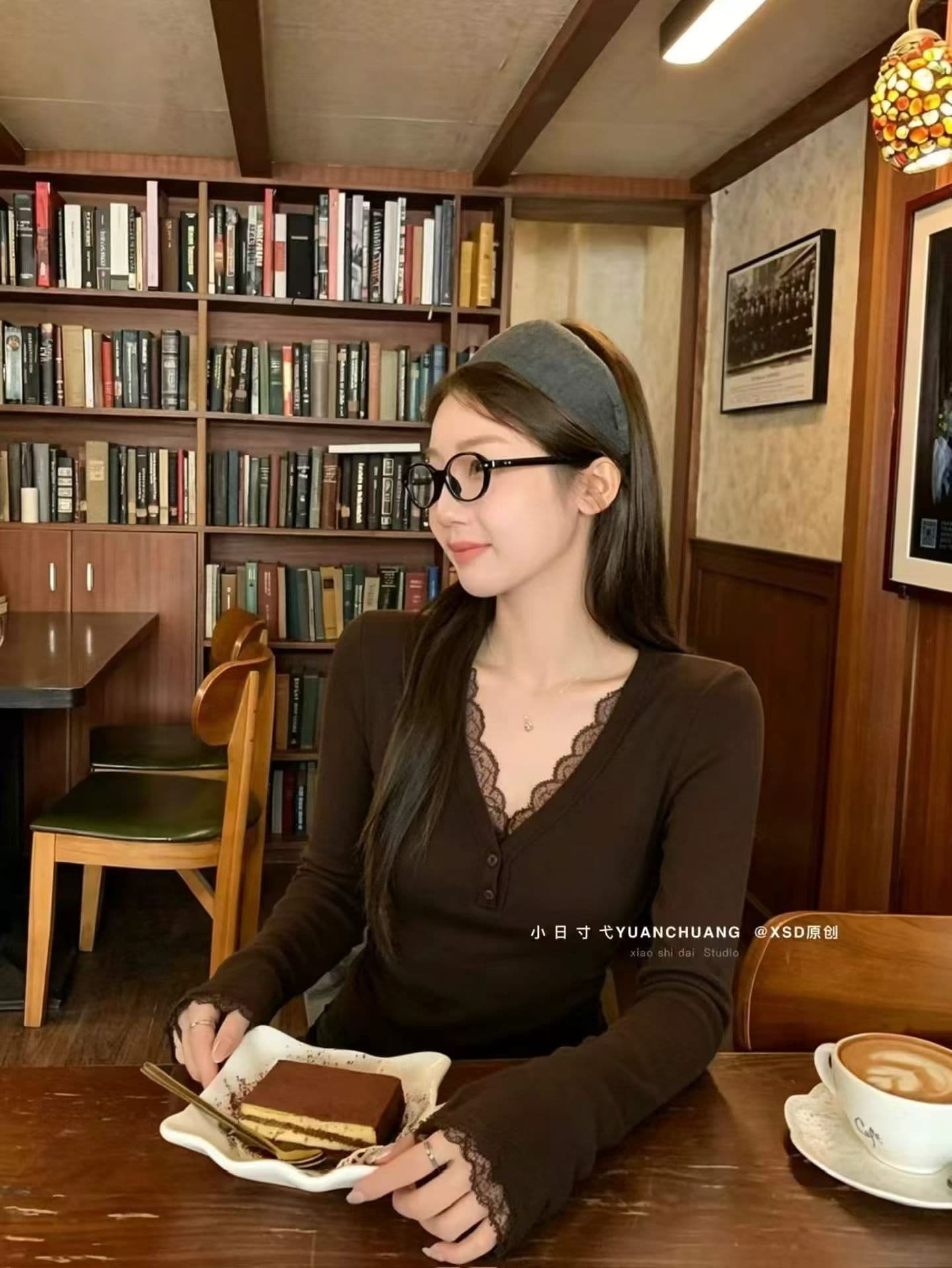 아메리칸 핫걸 V넥 긴팔 티셔츠 여성 가을 겨울철 레이스 조각 벨트 가슴 패드 슬림해 보이는 다용도 바닥 순수한 욕망 맨위 상세 이미지 3