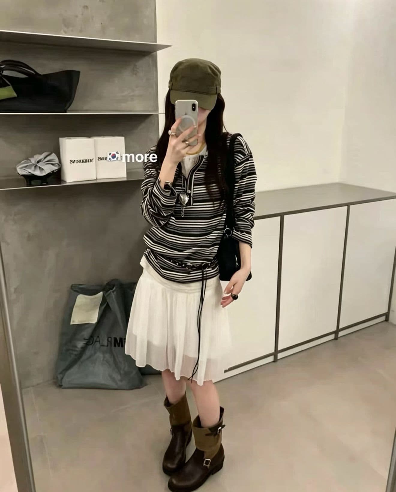 2026 이른 가을 새로운 프로 피부 이중층 페이크 레이어드 스트라이프 헨리 칼라 긴팔 티셔츠 맨위 여성 상세 이미지 3