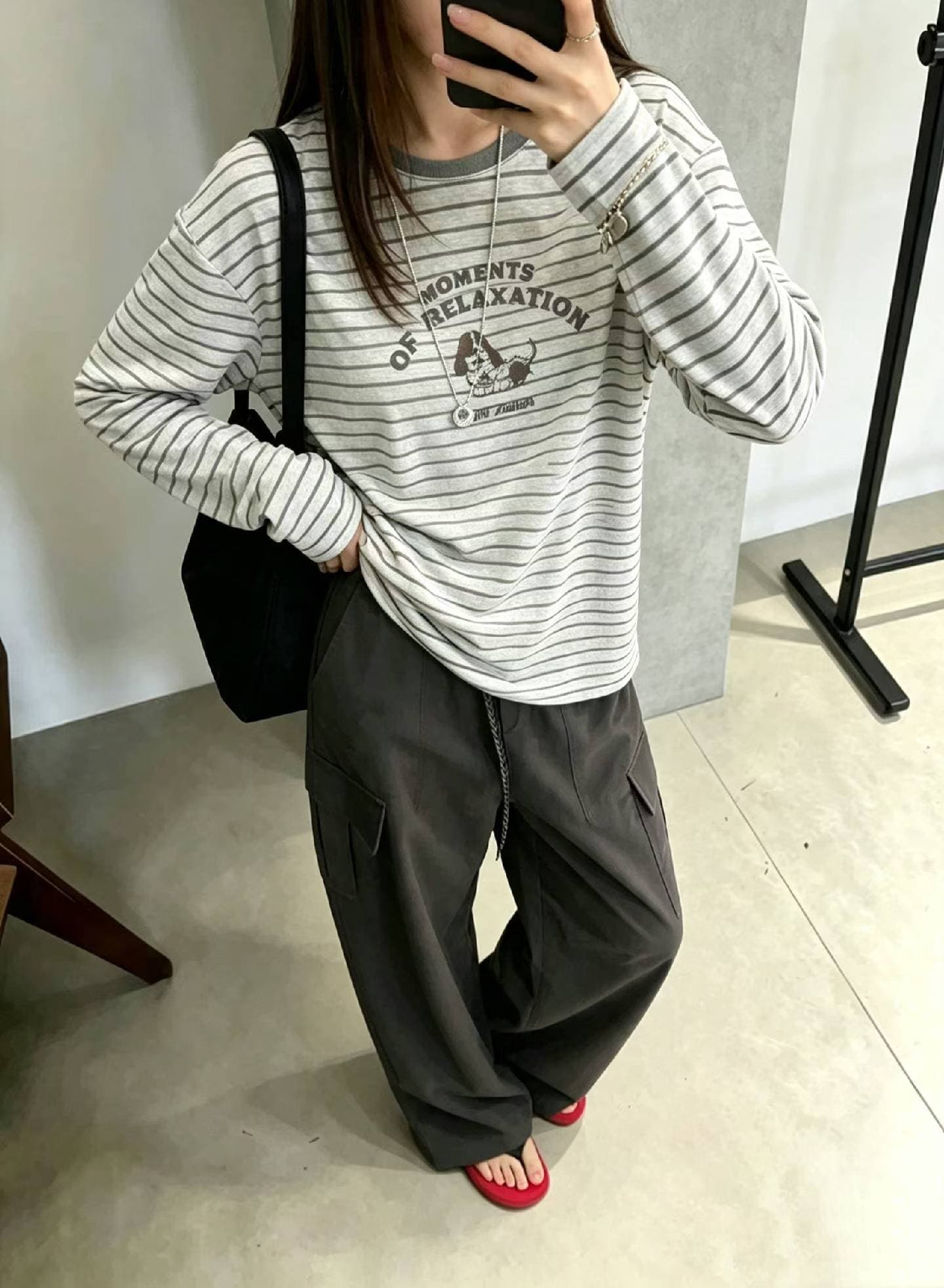2026 가을 새로운 배색 라운드 넥 스트라이프 긴팔 티셔츠 여성 레저 루즈핏 슬림해 보이는 연령 감소 맨위 트렌디 이미지 3