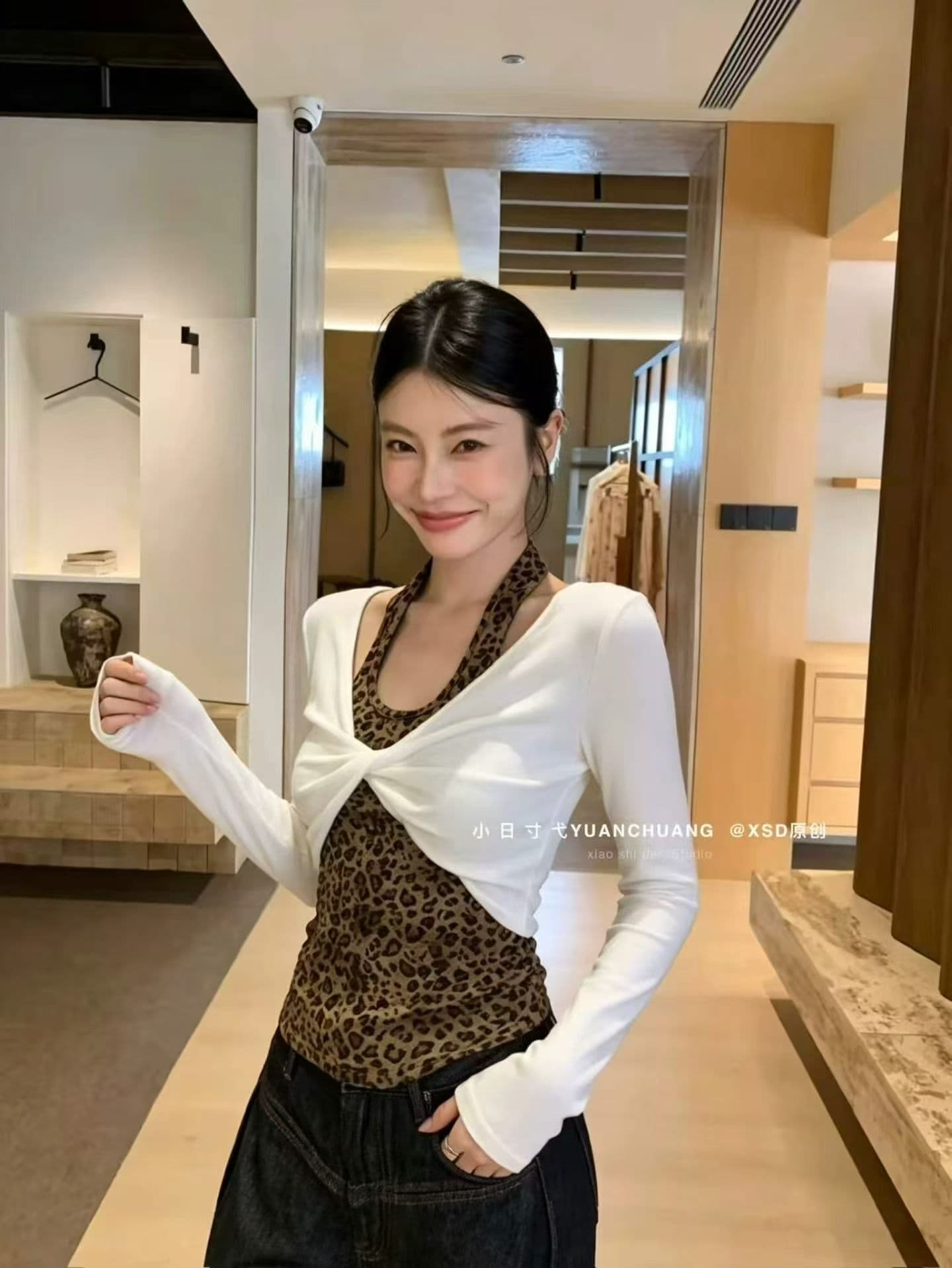 2026 가을 새로운 레오파드 무늬 행침 목 캐미솔 긴팔 티셔츠 두 조각 여성 세트 한국 스타일 핫걸 슬림해 보이는 맨위 이미지 3