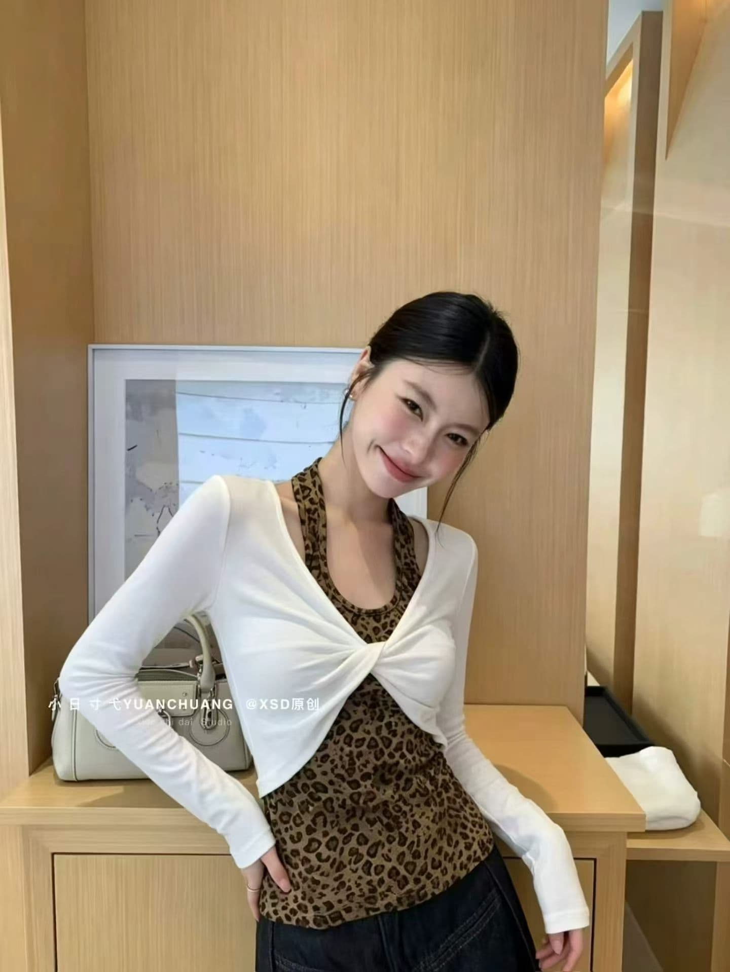 2026 가을 새로운 레오파드 무늬 행침 목 캐미솔 긴팔 티셔츠 두 조각 여성 세트 한국 스타일 핫걸 슬림해 보이는 맨위 상세 이미지 2