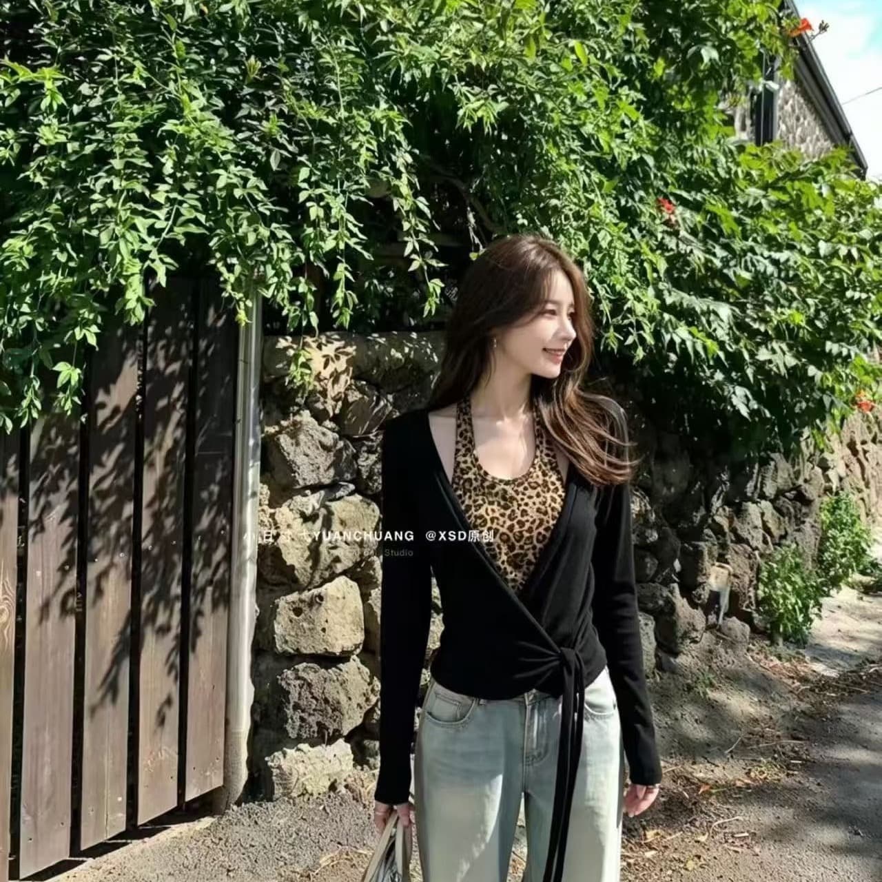 2026 가을 새로운 레오파드 무늬 행침 목 캐미솔 긴팔 스트랩 티셔츠 두 조각 여성 세트 한국 스타일 슬림해 보이는 맨위 이미지 5