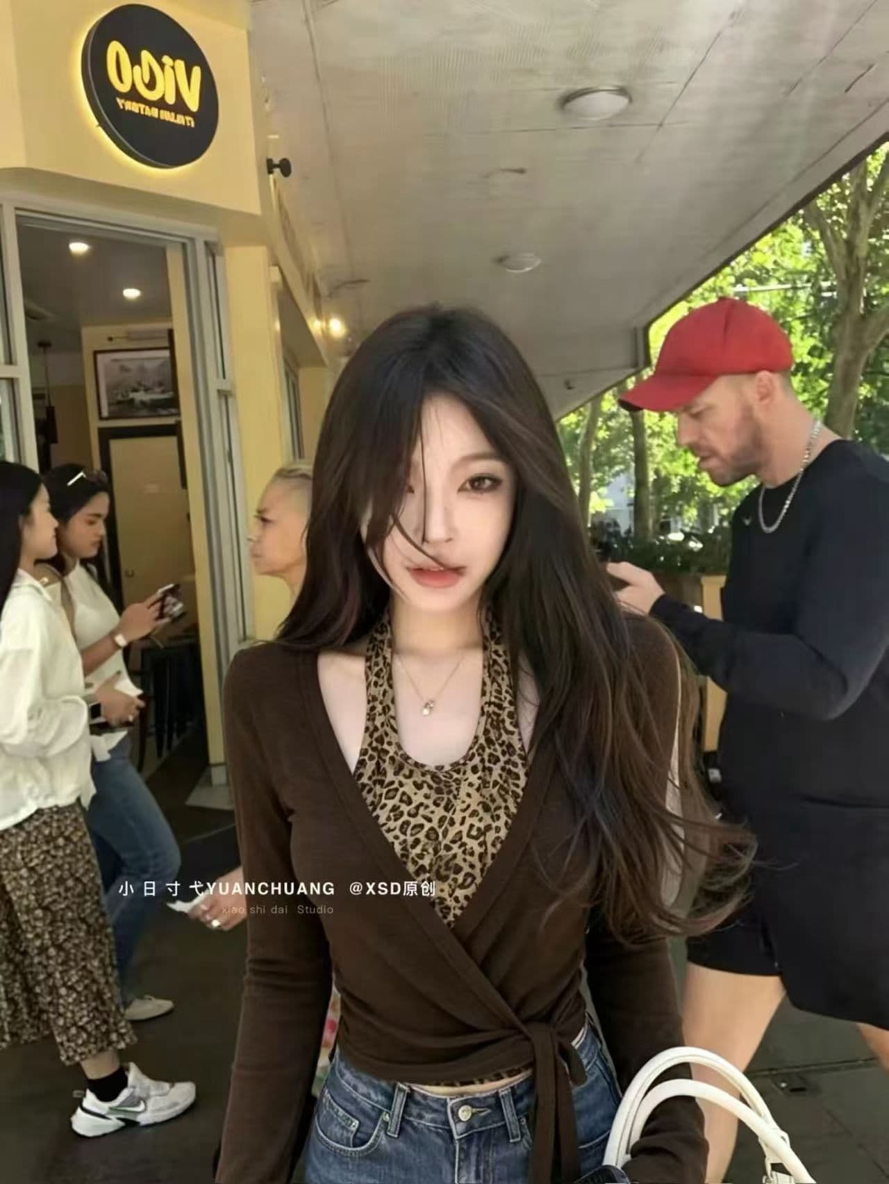 2026 가을 새로운 레오파드 무늬 행침 목 캐미솔 긴팔 스트랩 티셔츠 두 조각 여성 세트 한국 스타일 슬림해 보이는 맨위 상세 이미지 4