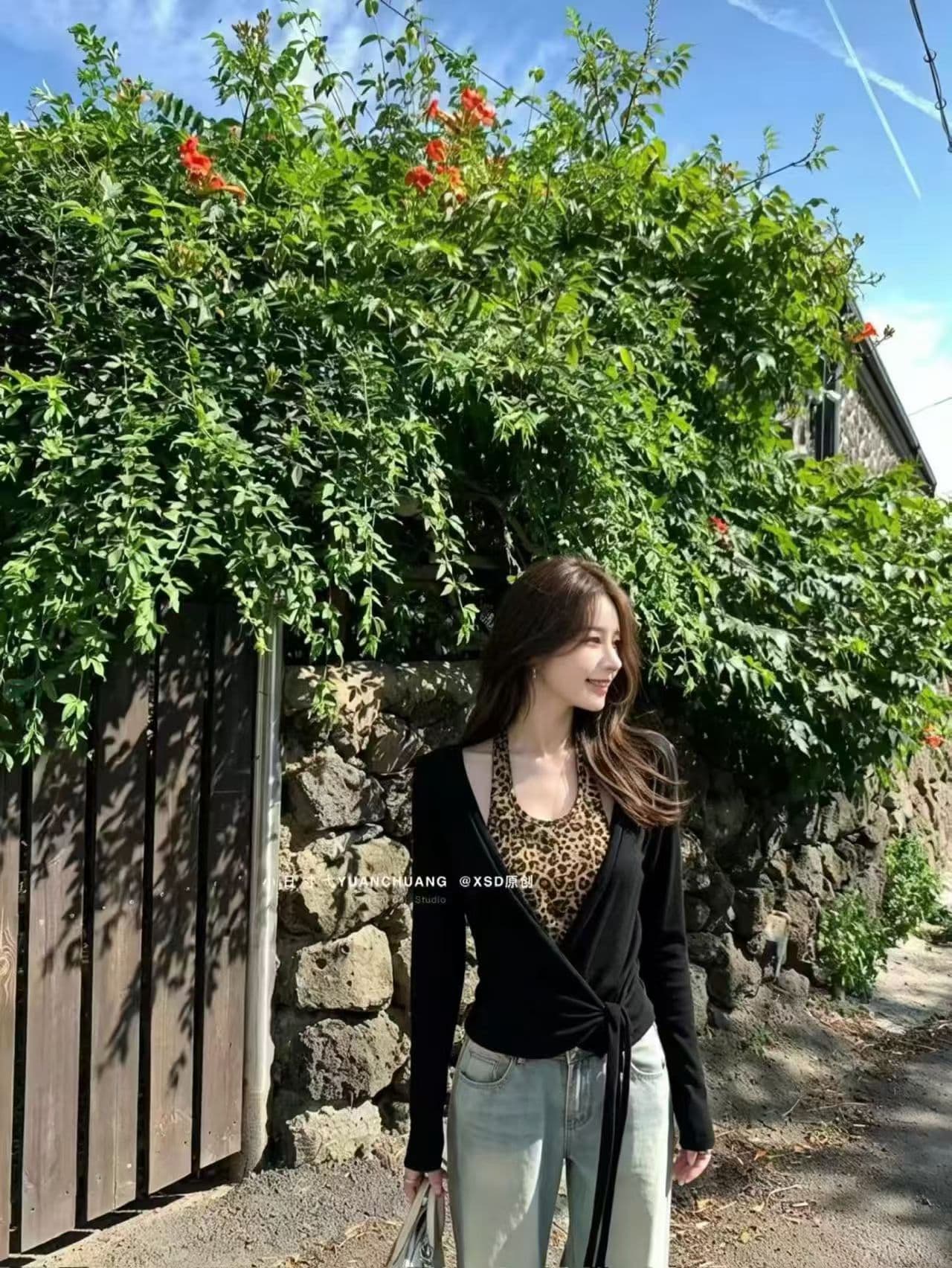 2026 가을 새로운 레오파드 무늬 행침 목 캐미솔 긴팔 스트랩 티셔츠 두 조각 여성 세트 한국 스타일 슬림해 보이는 맨위 상세 이미지 6