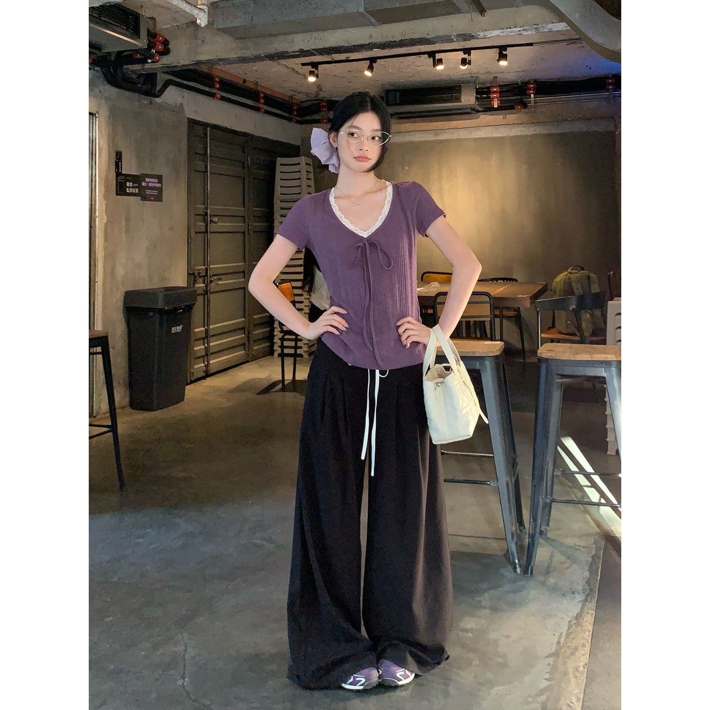 송 긍정적 인 En 보라색 V넥 레이스 스트랩 반팔 티셔츠 여성 여름 한 부서 몸매 가꾸기 슬림해 보이는 긍정적 인 어깨 다용도 작은 맨위 이미지 2