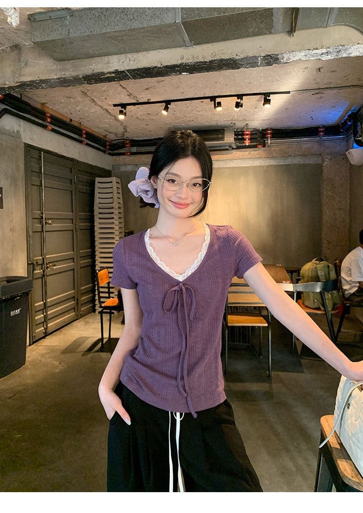 송 긍정적 인 En 보라색 V넥 레이스 스트랩 반팔 티셔츠 여성 여름 한 부서 몸매 가꾸기 슬림해 보이는 긍정적 인 어깨 다용도 작은 맨위 상세 이미지 2