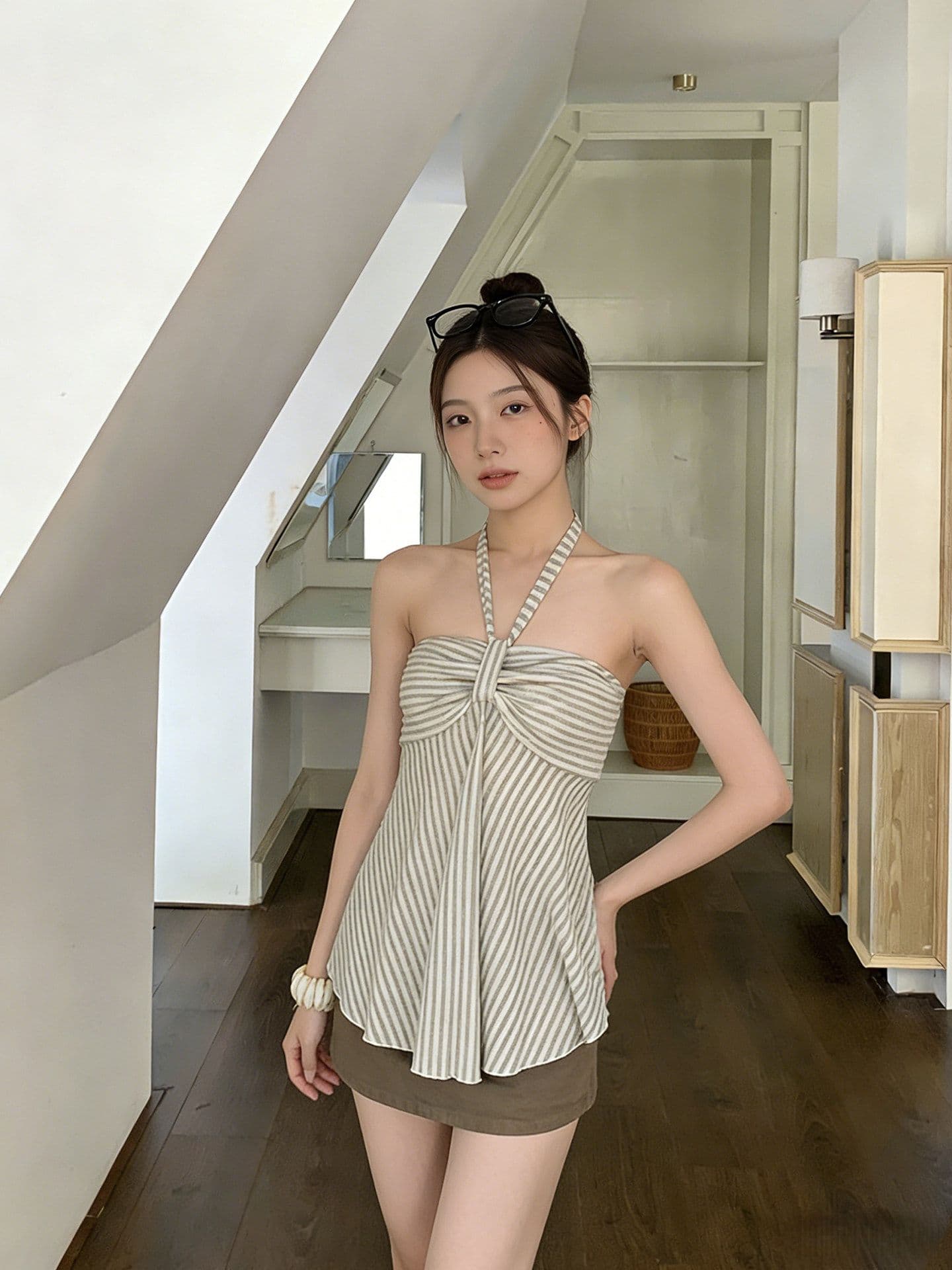 femalepilot 핫걸 바람 백리스 쇼트 스타일 스트라이프 튜브탑 여름 새로운 디자인 센스 민소매 행침 목 맨위 상세 이미지 4