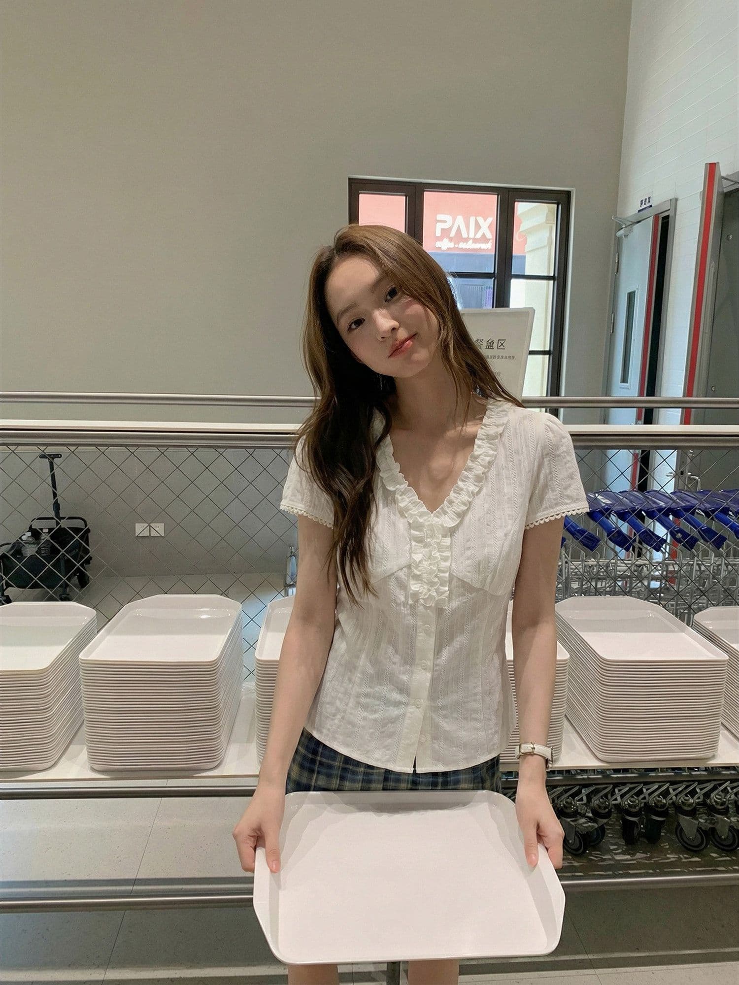 한 부서 자이언트 잘 생긴 프릴 화이트 V넥 반팔 여성 셔츠 여름 새로운 허리 수축 셔츠 맨위