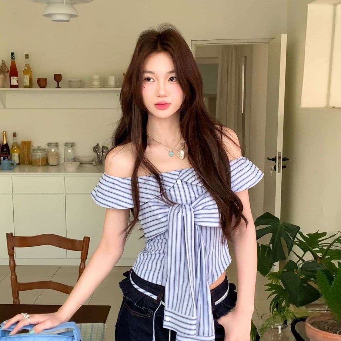 원본 것 순수한 욕망 달콤한 핫걸 오프숄더 파란색 스트라이프 여성 셔츠 디자인 스트랩 몸매 가꾸기 맨위 상세 이미지 2