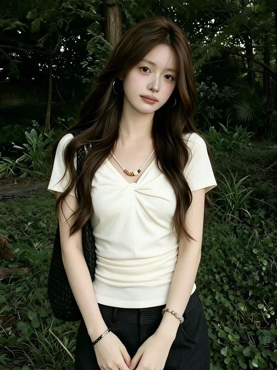 1 1 인 면 260 그램 한 부서 비즈 V넥 비틀림 디자인 센스 작은 대중 연령 감소 반팔 티셔츠 여성 이미지 2
