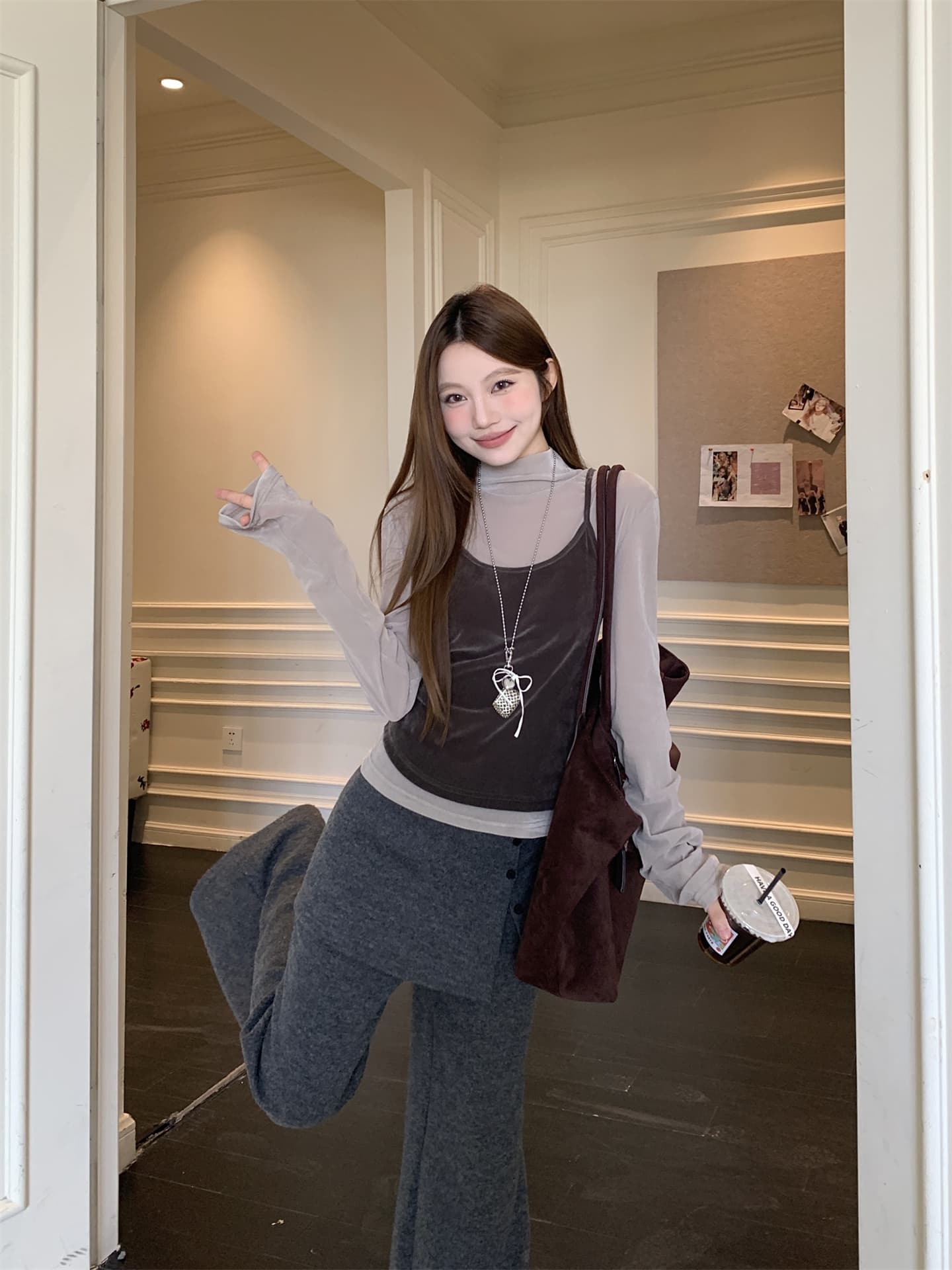 실사 정가 조기 봄 달콤한 핫걸 터틀넥 벨벳 기본 셔츠 벨벳 스택 착용 캐미솔 투피스 슈트 상세 이미지 3