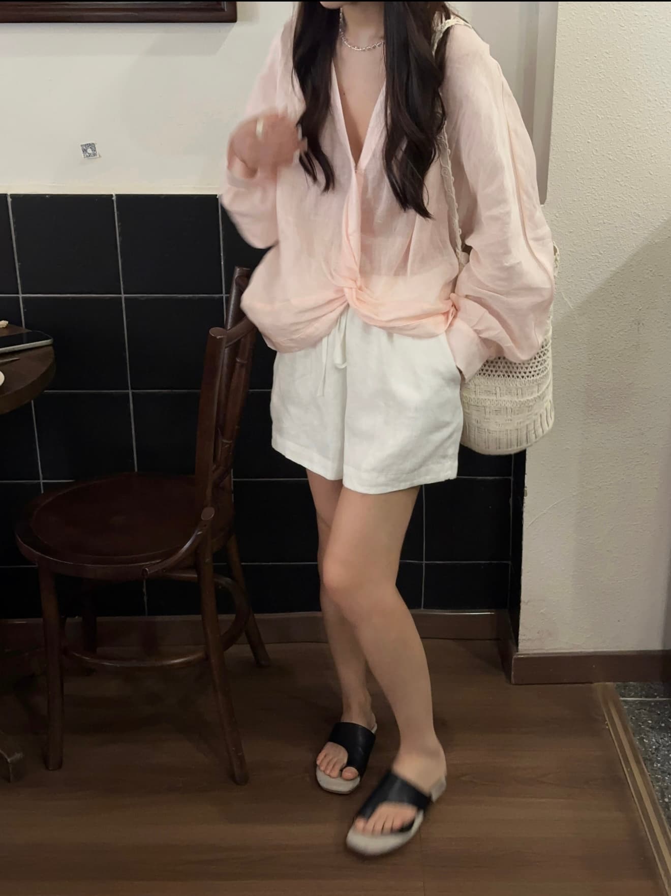 실사 정가 달콤함 디자인 센스 V넥 비틀림 자외선 차단 셔츠 작은 키 한 마디 반바지 투피스 슈트 이미지 2