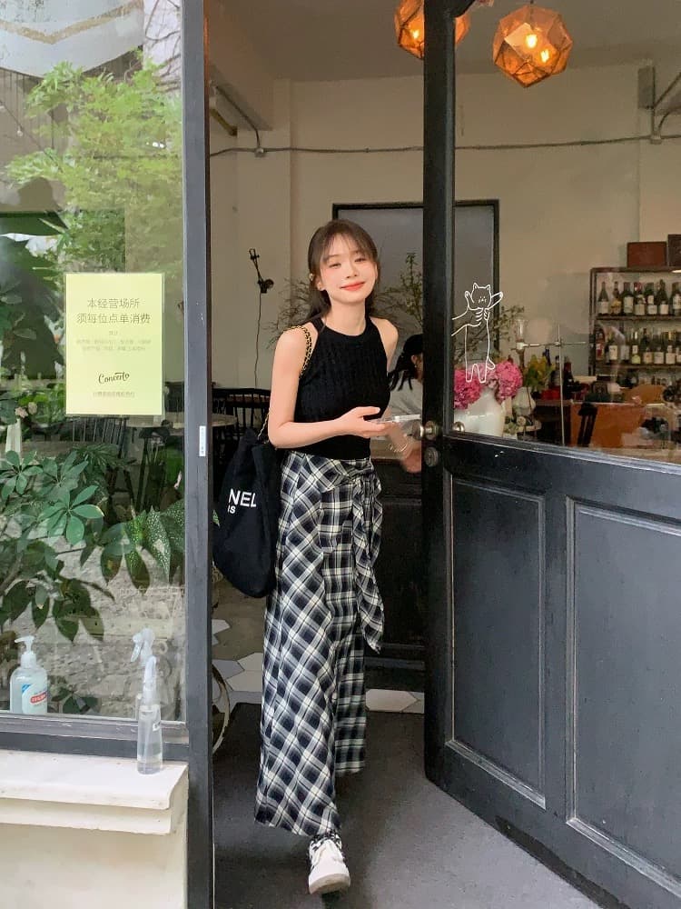흑인과 백인 체크무늬 품격 슬림해 보이는 레트로 치마 반 스커트 여름 롱 스커트 여성 디자인 센스 패션 반신 스커트 상세 이미지 5