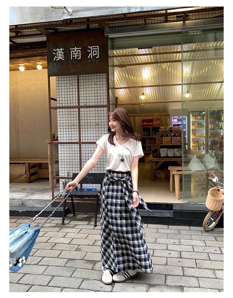 흑인과 백인 체크무늬 품격 슬림해 보이는 레트로 치마 반 스커트 여름 롱 스커트 여성 디자인 센스 패션 반신 스커트 상세 이미지 11