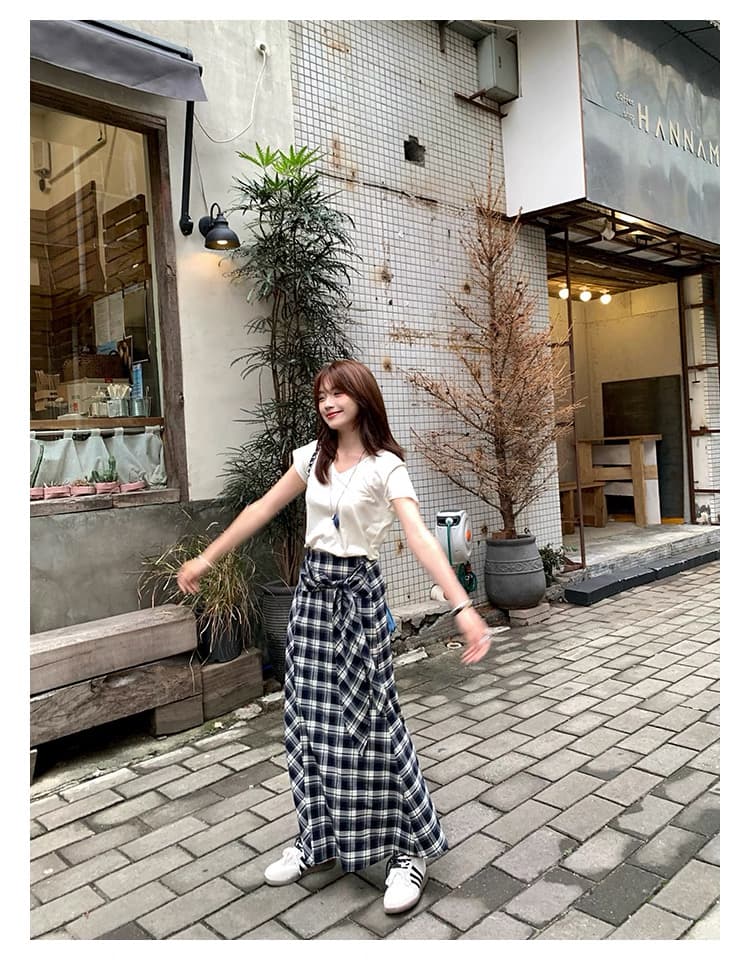 흑인과 백인 체크무늬 품격 슬림해 보이는 레트로 치마 반 스커트 여름 롱 스커트 여성 디자인 센스 패션 반신 스커트 상세 이미지 13