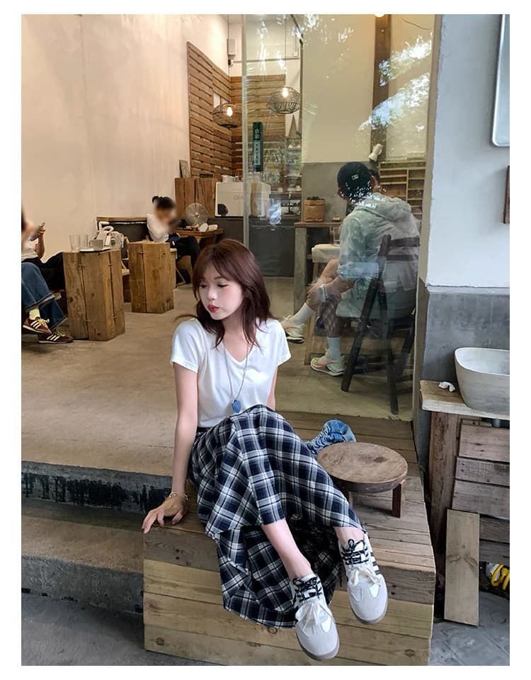 흑인과 백인 체크무늬 품격 슬림해 보이는 레트로 치마 반 스커트 여름 롱 스커트 여성 디자인 센스 패션 반신 스커트 상세 이미지 19