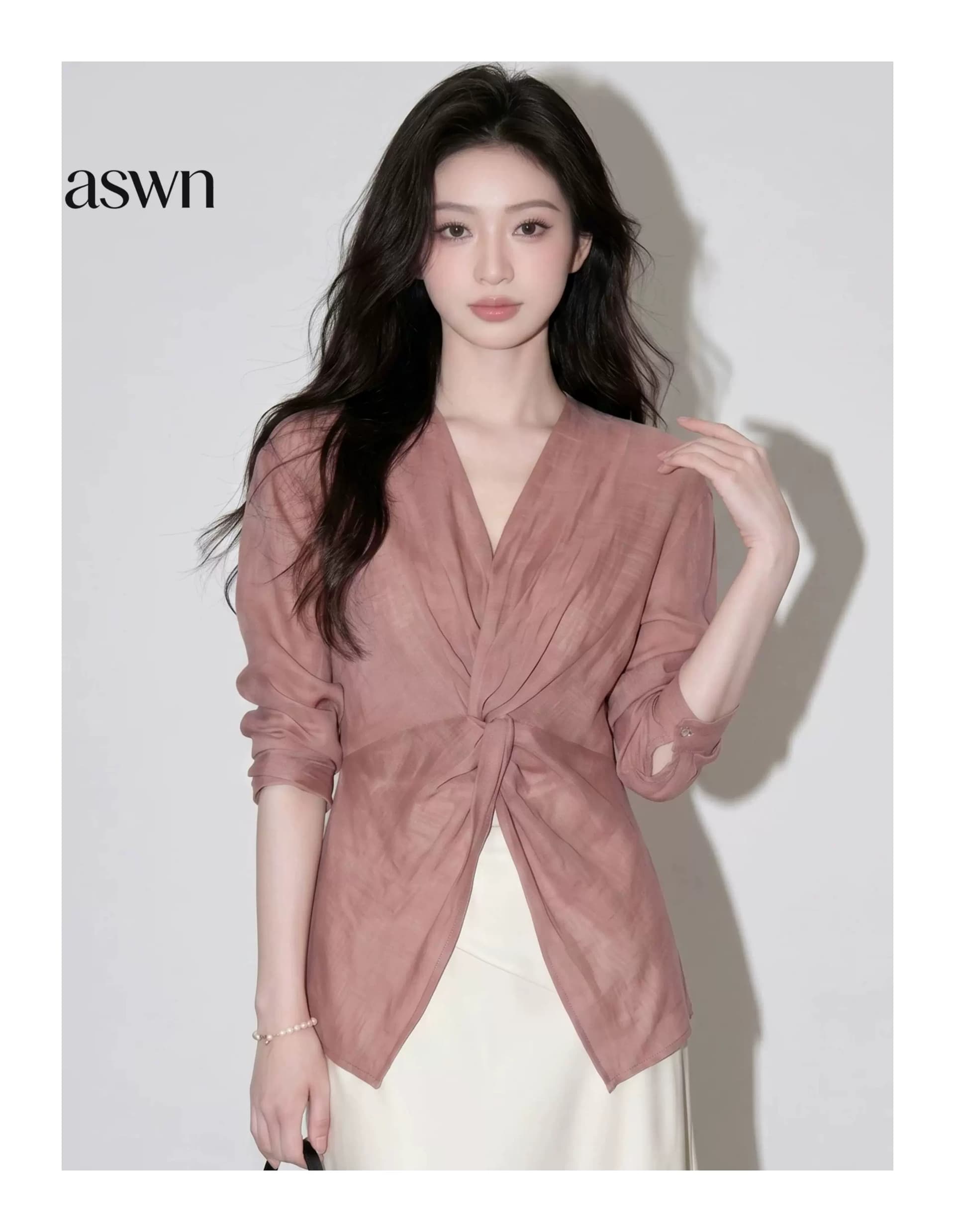 지우개 분말 V넥 비틀림 출퇴근 자외선 차단 여성 셔츠 여름 2026 새로운 코치 사소한 디자인 센스 작은 대중 맨위 이미지 3