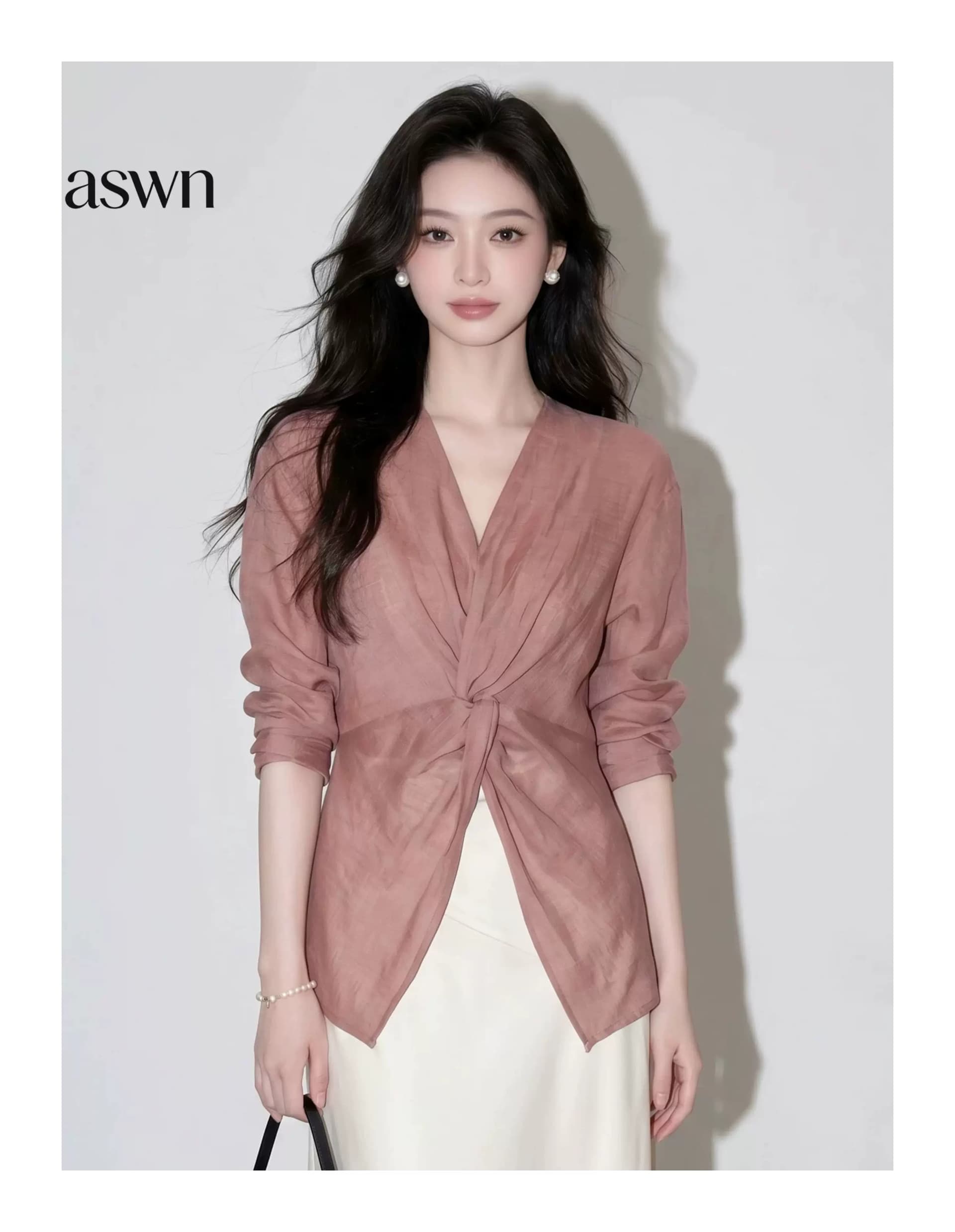 지우개 분말 V넥 비틀림 출퇴근 자외선 차단 여성 셔츠 여름 2026 새로운 코치 사소한 디자인 센스 작은 대중 맨위 상세 이미지 3