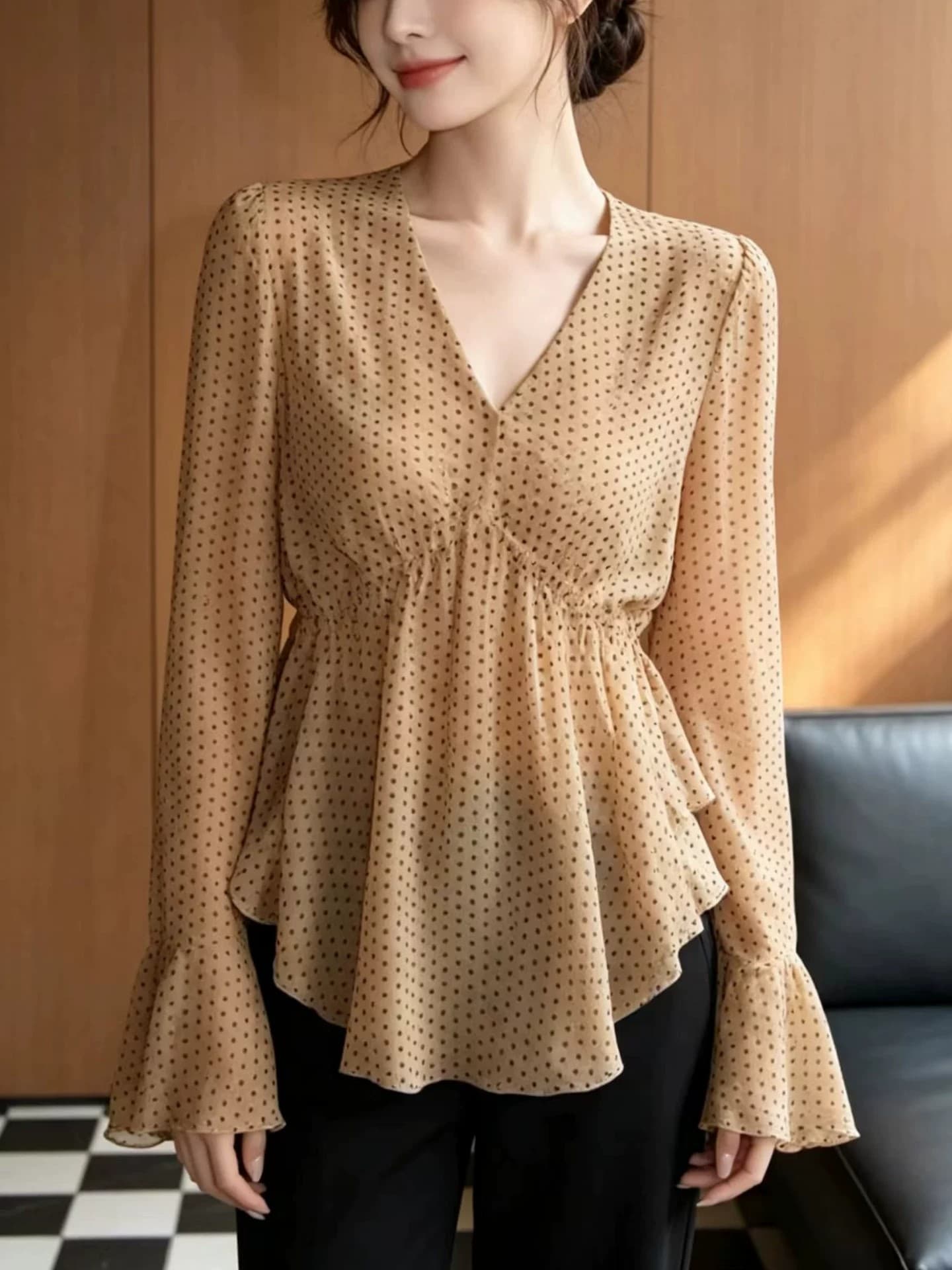 프랑스식 빛 럭셔리 도트 무늬 V넥 시폰 셔츠 여성 여름 새로운 고유 한 Chic 루즈핏 다용도 슬림해 보이는 얇은 스타일 맨위 상세 이미지 4