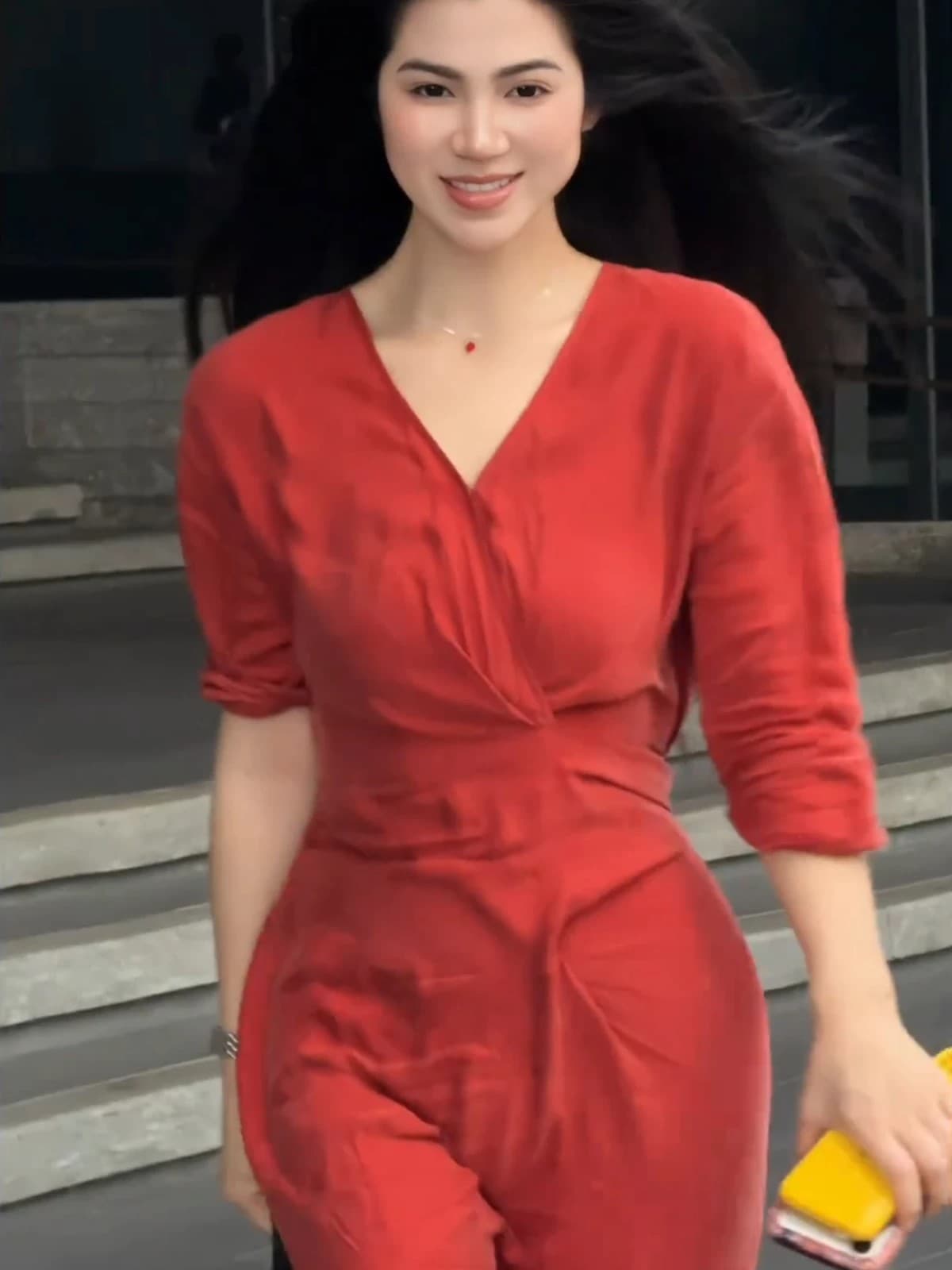 항구 바람 고급 센스 빛 럭셔리 롱 스커트 여성 2026 여름 새로운 레트로 분위기 센스 디스플레이 화이트 허리 수축 외국 가스 드레스 상세 이미지 4