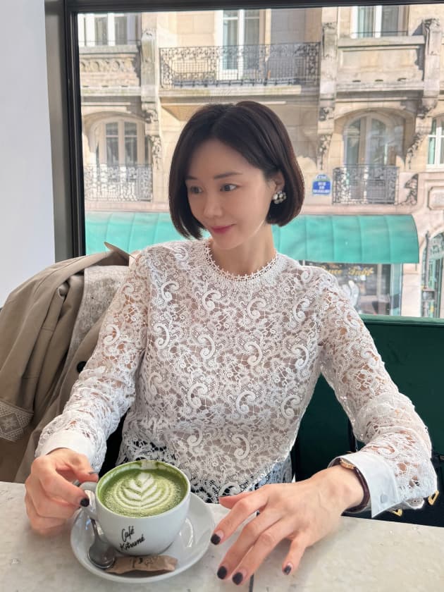 무거운 작업 품격 레이스 셔츠 긴팔 셔츠 한국 스타일 chic 빛 럭셔리 고급 센스 패션 대외 무역 여성