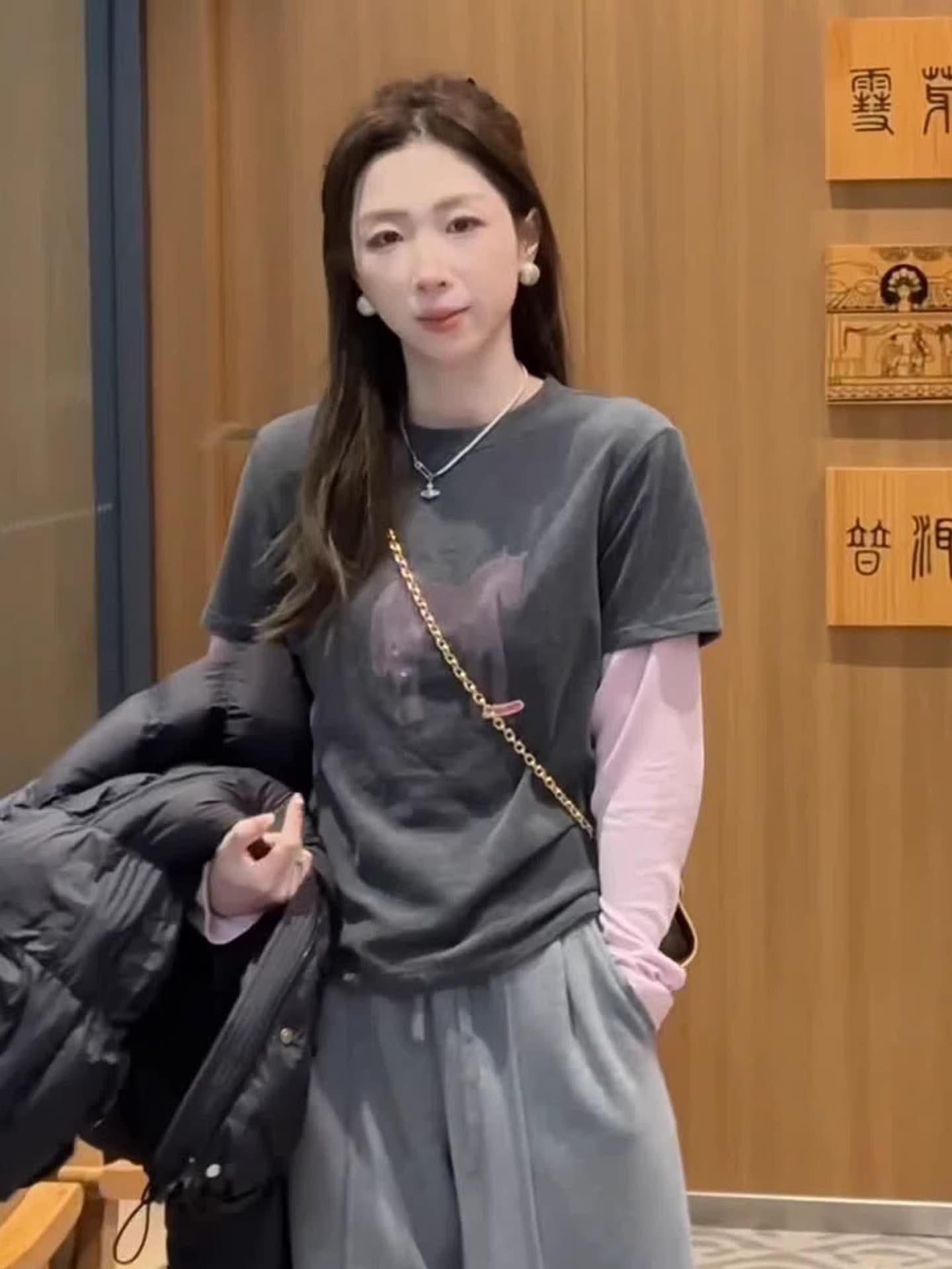 한국 스타일 스택 착용 페이크 레이어드 말의 해 긴팔 티셔츠 여성 2026 조기 봄 패션 고급 센스 다용도 슬림해 보이는 맨위 이미지 5