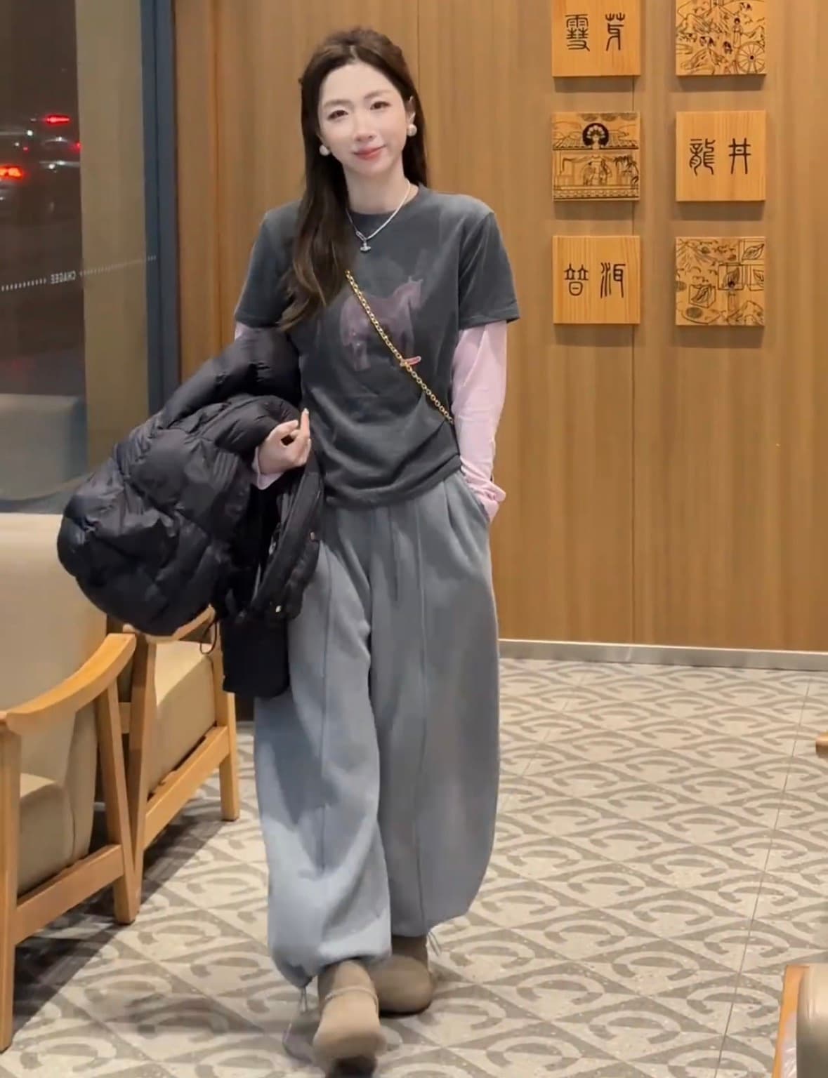 한국 스타일 스택 착용 페이크 레이어드 말의 해 긴팔 티셔츠 여성 2026 조기 봄 패션 고급 센스 다용도 슬림해 보이는 맨위 상세 이미지 2