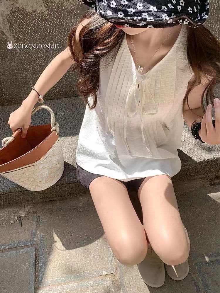 한 번 작은 짭짤한 디자인 센스 플리츠 레이스업 민소매 조끼 여성 셔츠 2025 여름 신제품 루즈핏 슬림해 보이는 맨위 서비스