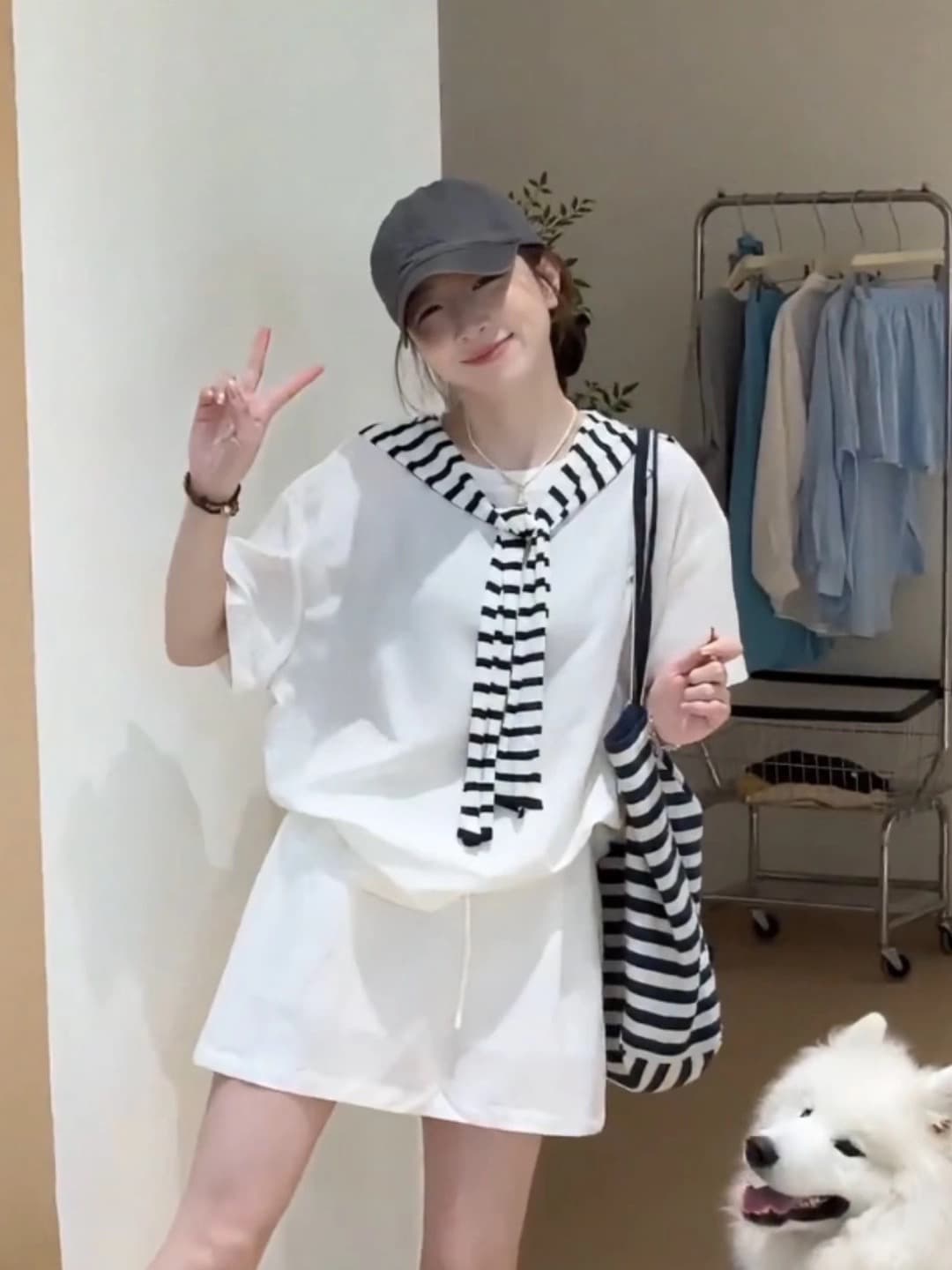 한 부서 패션 캐주얼 세트 여성 여름 새로운 루즈핏 슬림해 보이는 반팔 티셔츠 쇼트 스타일 반 스커트 숄 3종 세트 상세 이미지 3