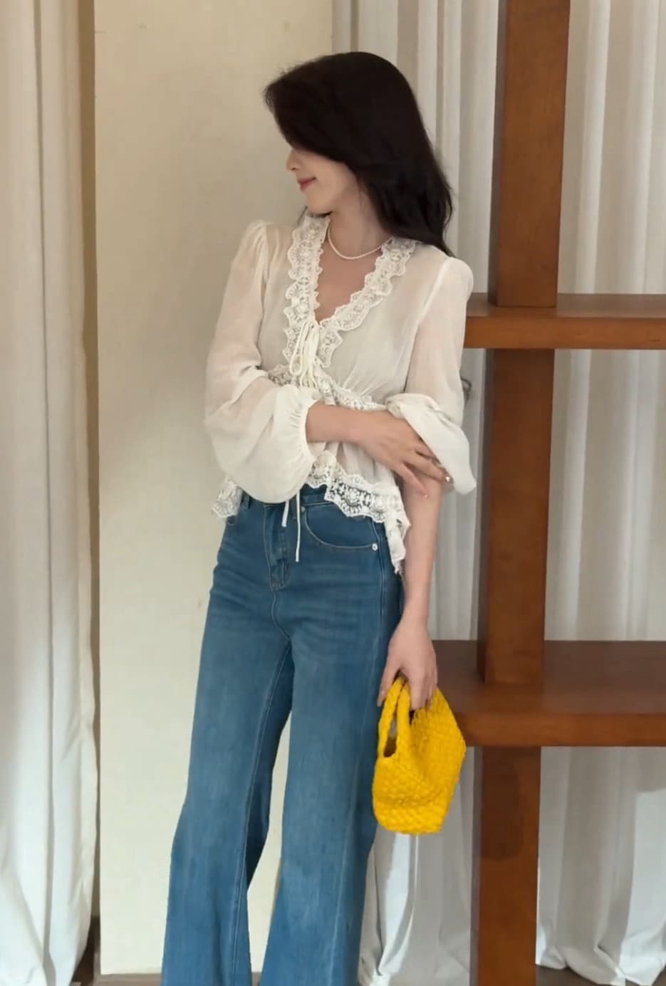 프랑스식 부드러운 바람 레이스 레이스 V넥 쉬폰 블라우스 여성 긴 소매 레이스 업 셔츠 몸매 가꾸기 슬림해 보이는 분위기 센스 맨위 이미지 3