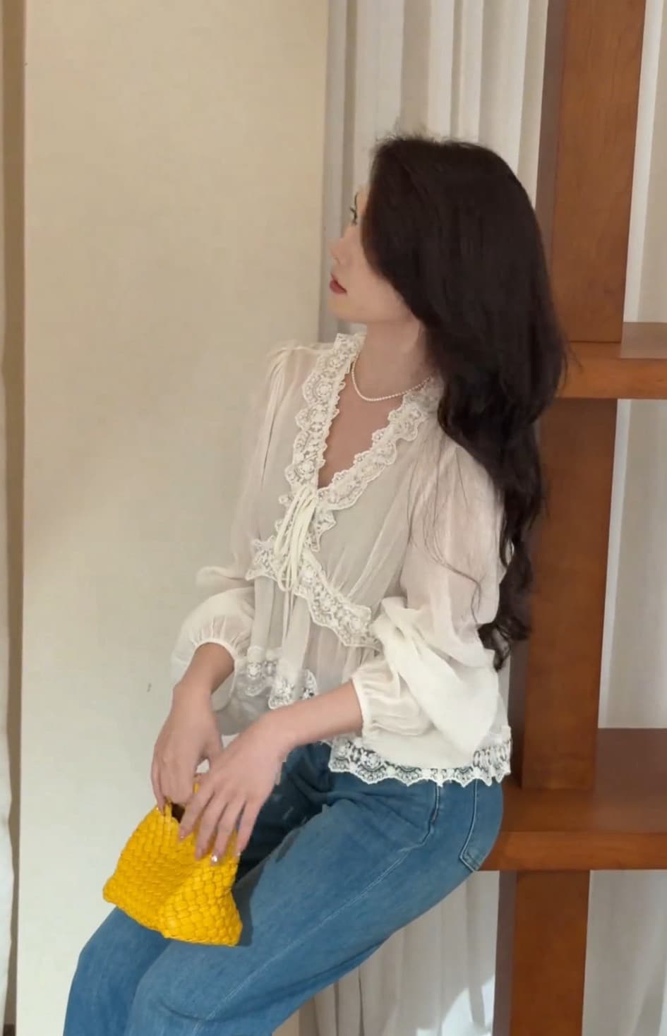 프랑스식 부드러운 바람 레이스 레이스 V넥 쉬폰 블라우스 여성 긴 소매 레이스 업 셔츠 몸매 가꾸기 슬림해 보이는 분위기 센스 맨위 상세 이미지 2