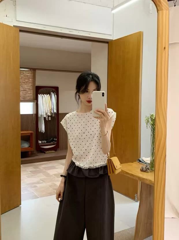 ynvn 한 부서 검정색 레이스 도트 무늬 반팔 티셔츠 여성 작은 키 쇼트 스타일 작은 셔츠 맨위 2026 여름 새로운 상세 이미지 3