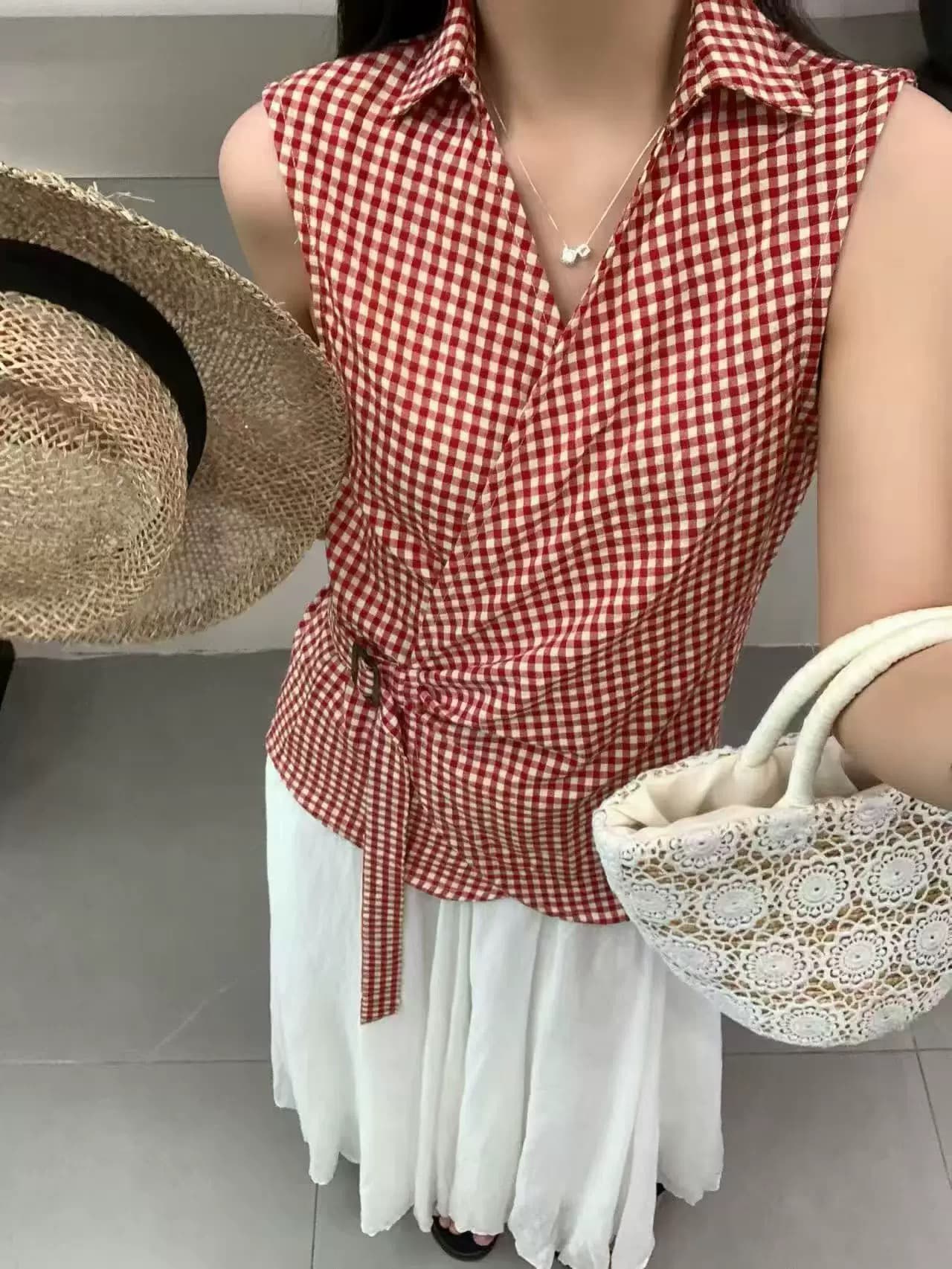 프랑스식 체크무늬 레이스업 허리 수축 민소매 셔츠 도루 피하다. 카운터 질감 출퇴근 싱글 착용 휴가 바람 외부 잡아라. 의류 트렌디 이미지 3