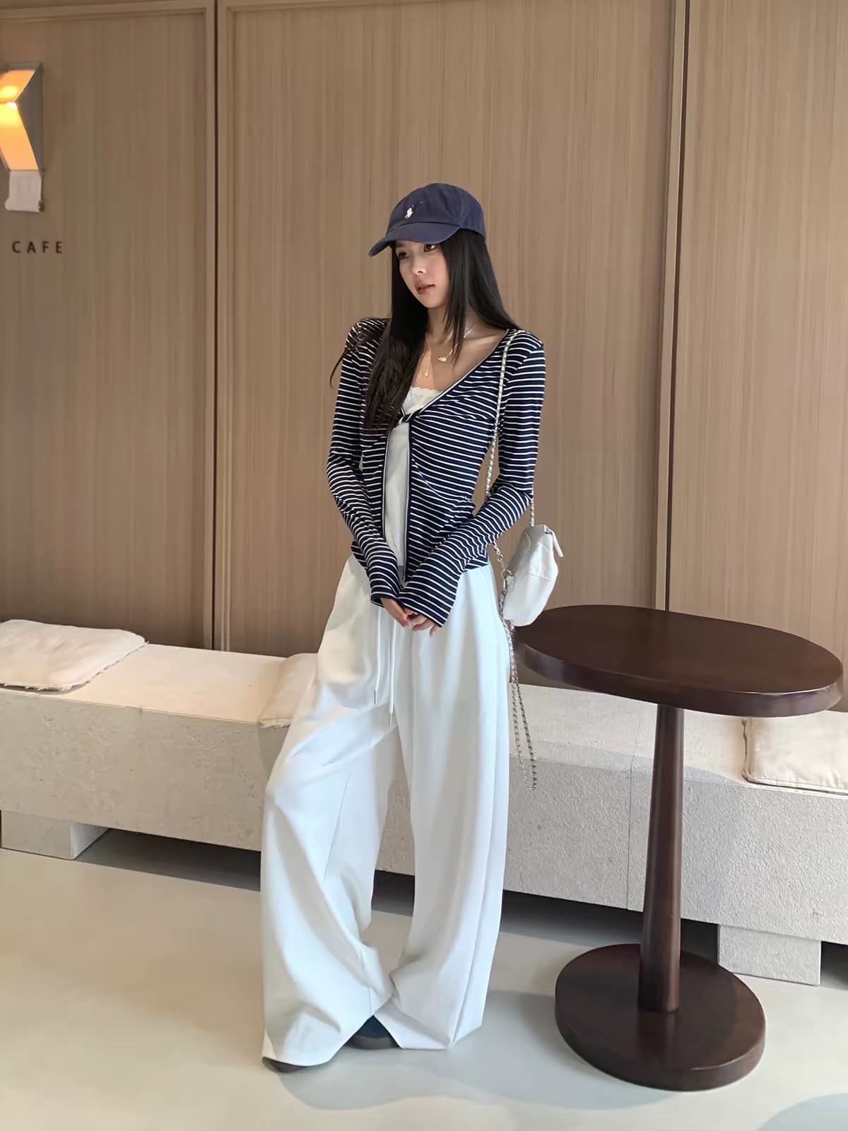 한 부서 이른 가을 스트라이프 비틀림 패치워크 페이크 레이어드 맨위 여성 가을 새로운 긴팔 티셔츠 디자인 센스 작은 대중 이미지 4